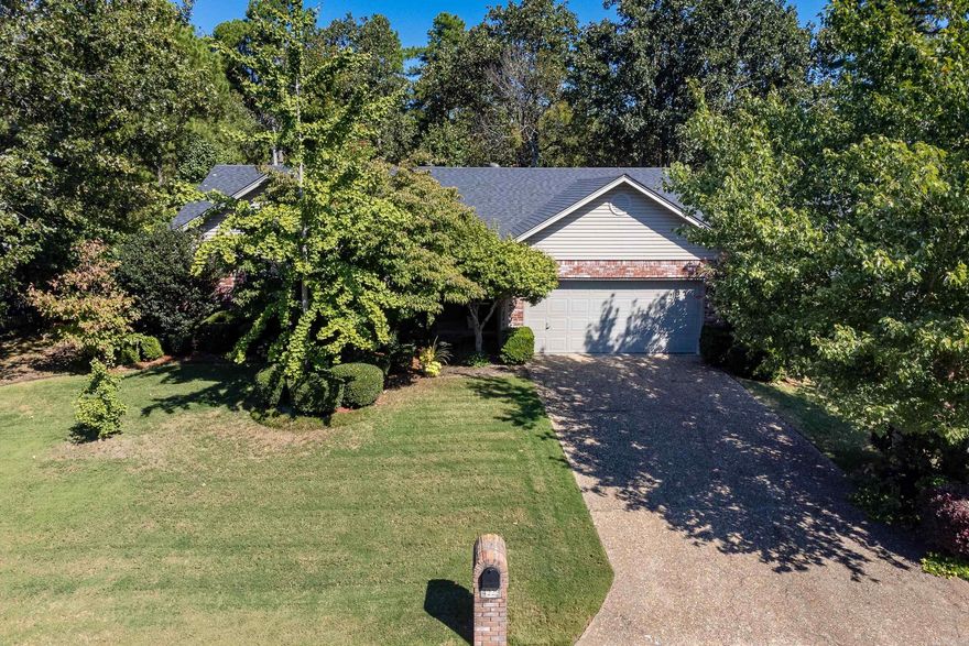 Darling one level home w vaulted ceiling in nice condition. Wonderful yard that backs up to greenbelt. Great location.