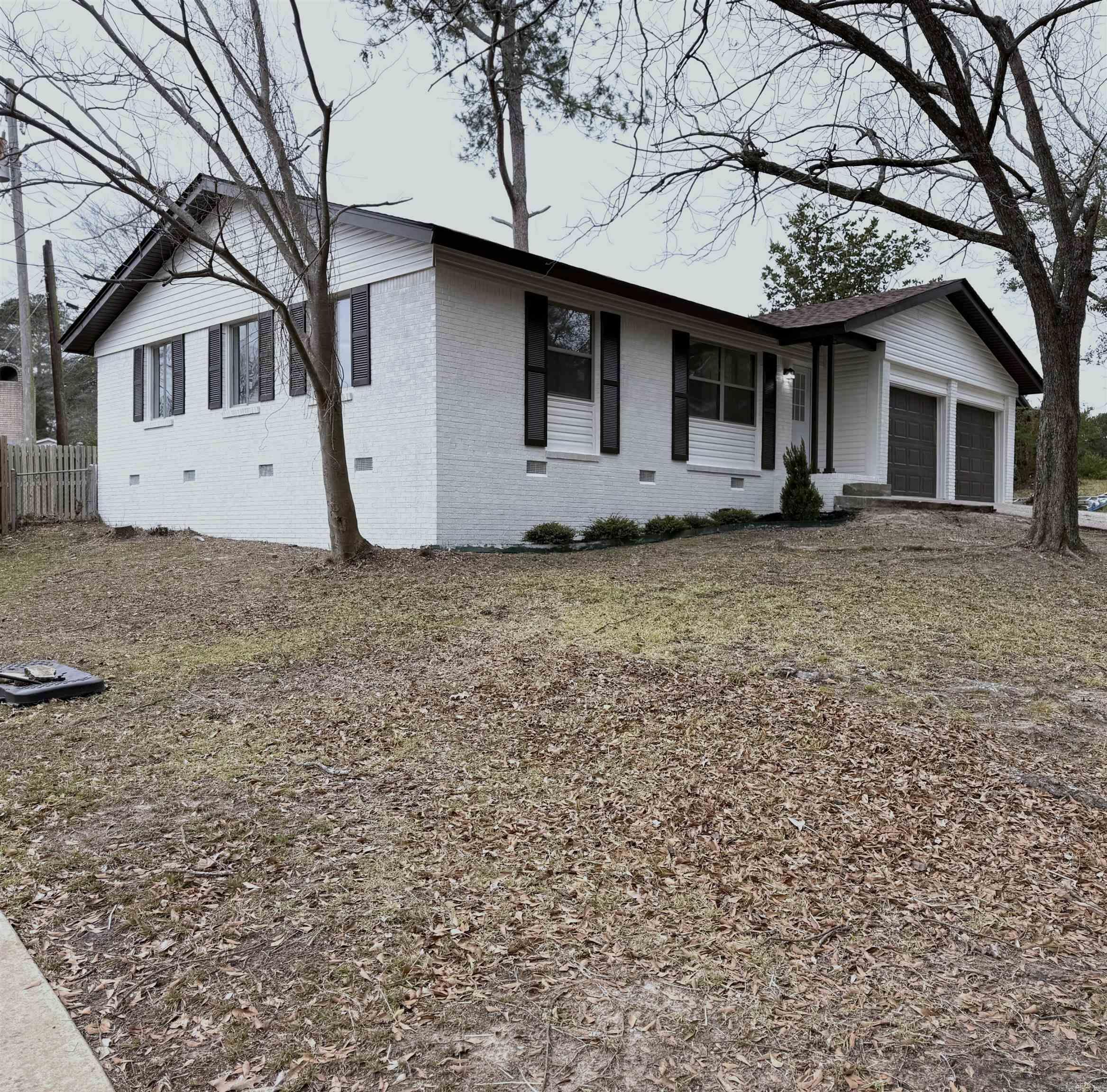 COUNTRY CLUB TERRACE - Residential