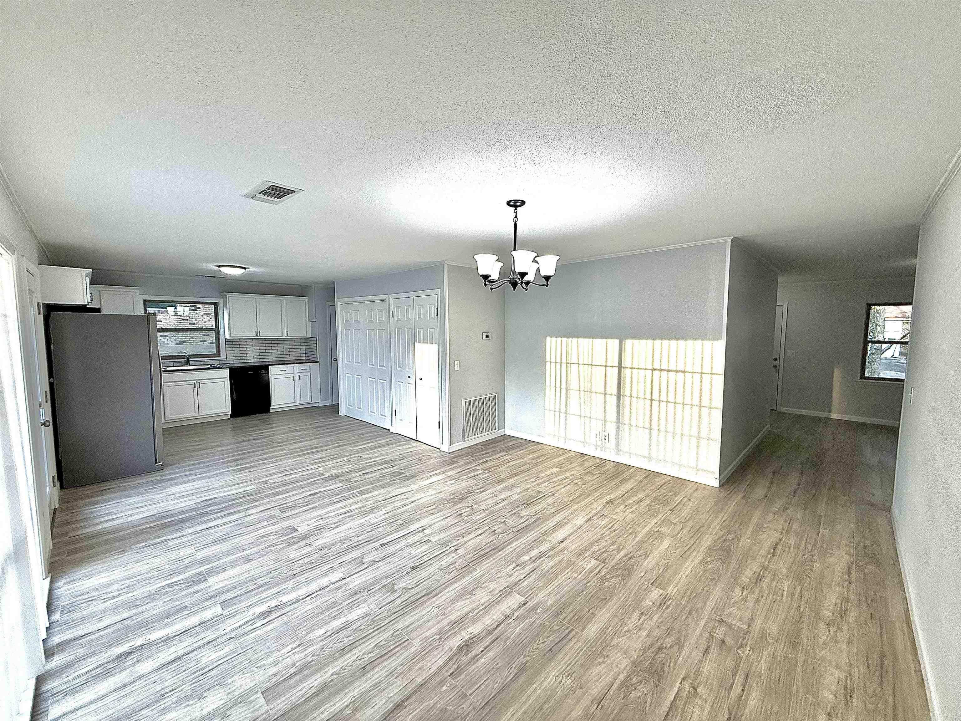 COUNTRY CLUB TERRACE - Residential