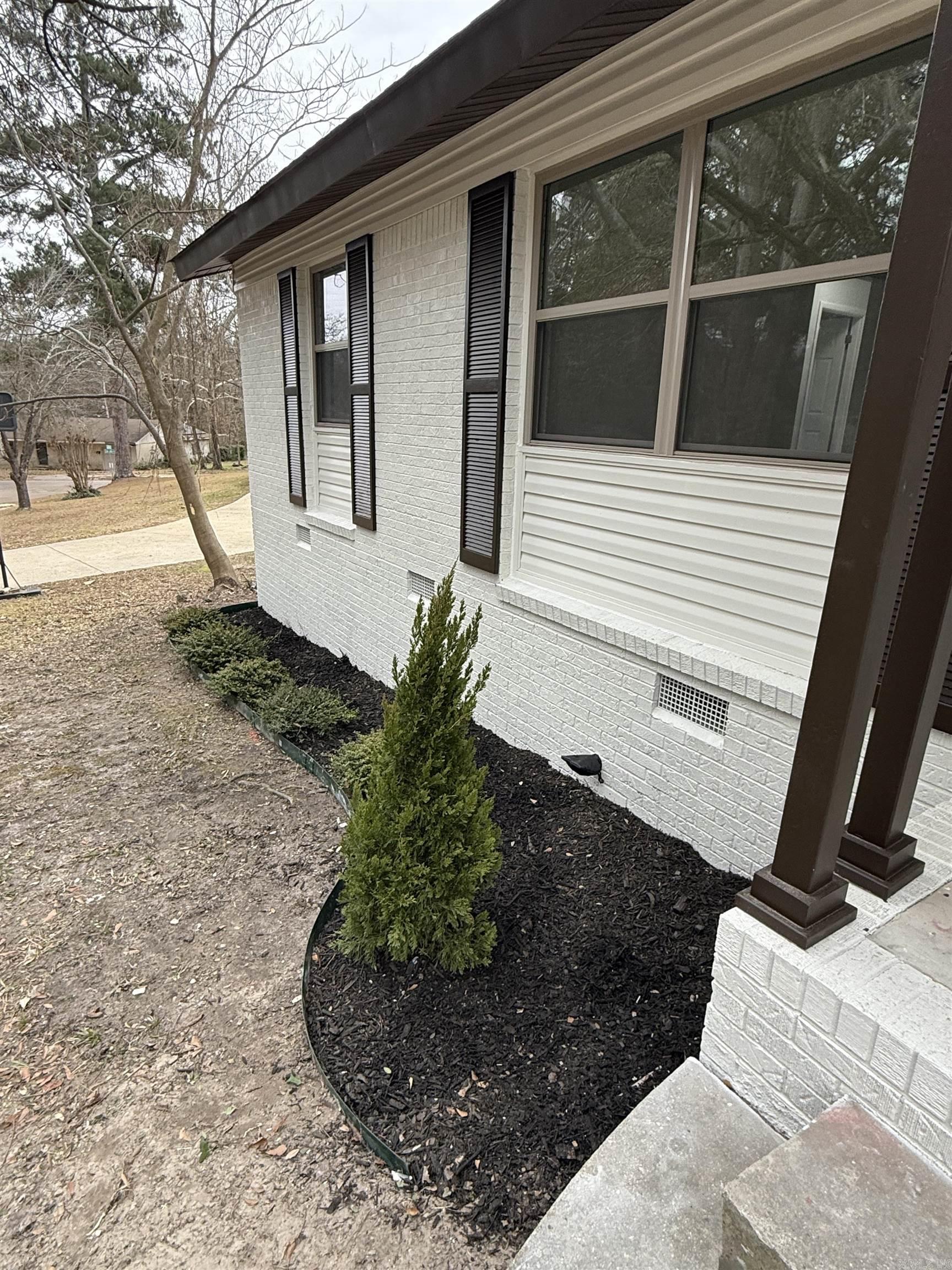 COUNTRY CLUB TERRACE - Residential