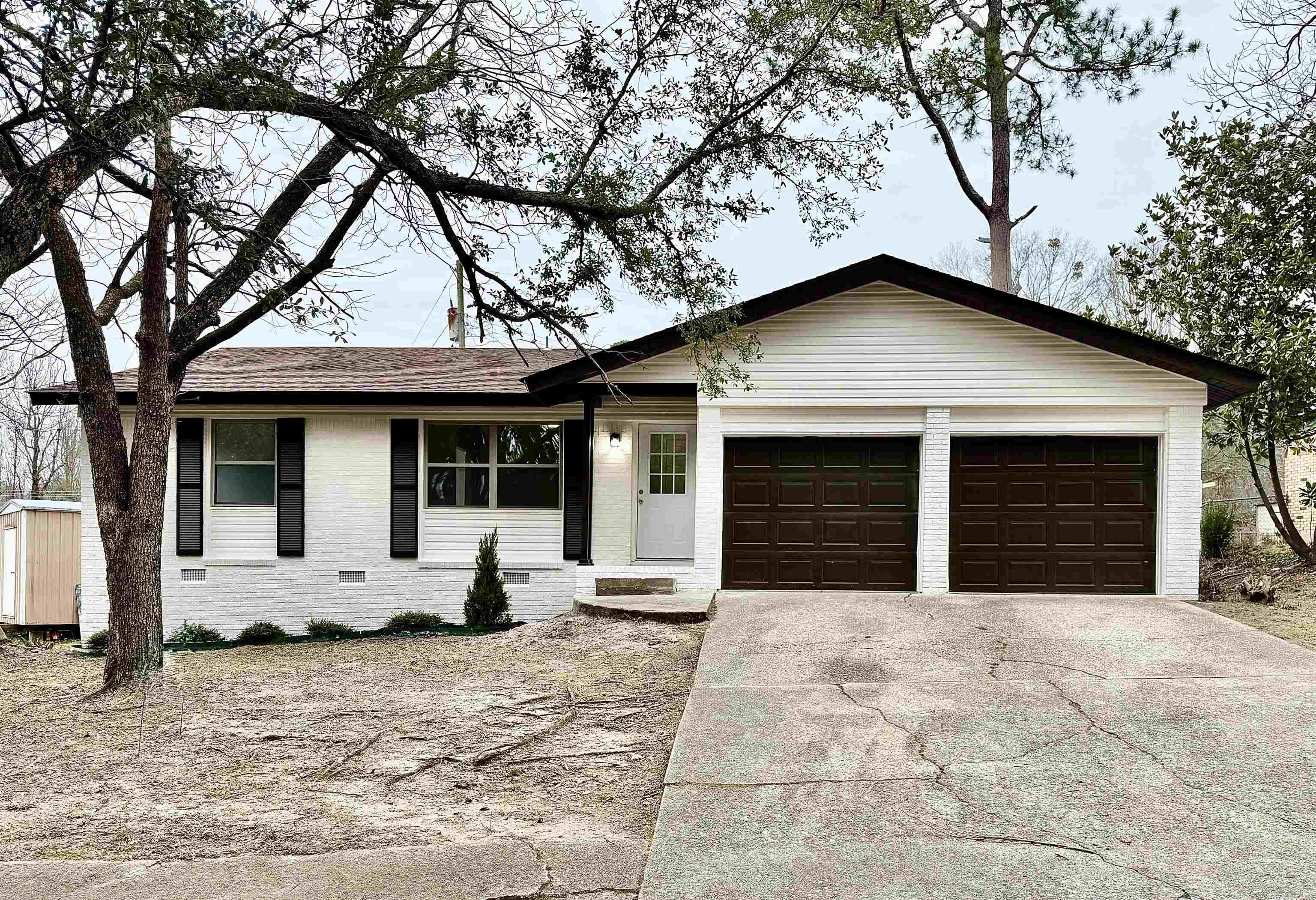 COUNTRY CLUB TERRACE - Residential