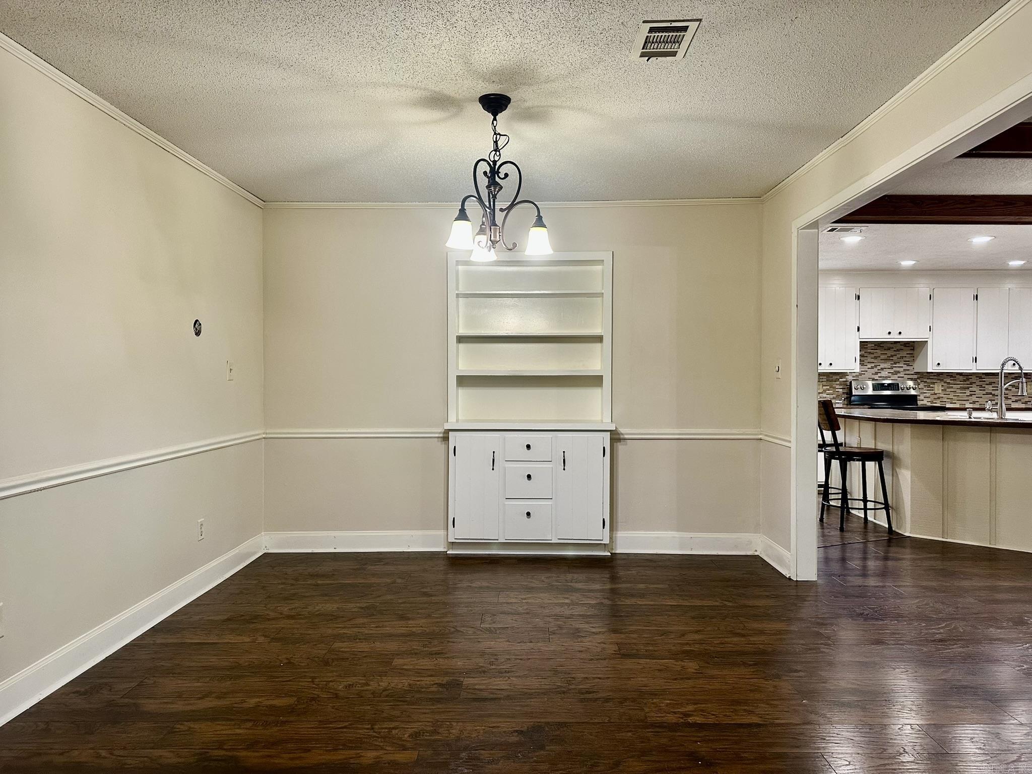BEVERLY PLACE - Residential