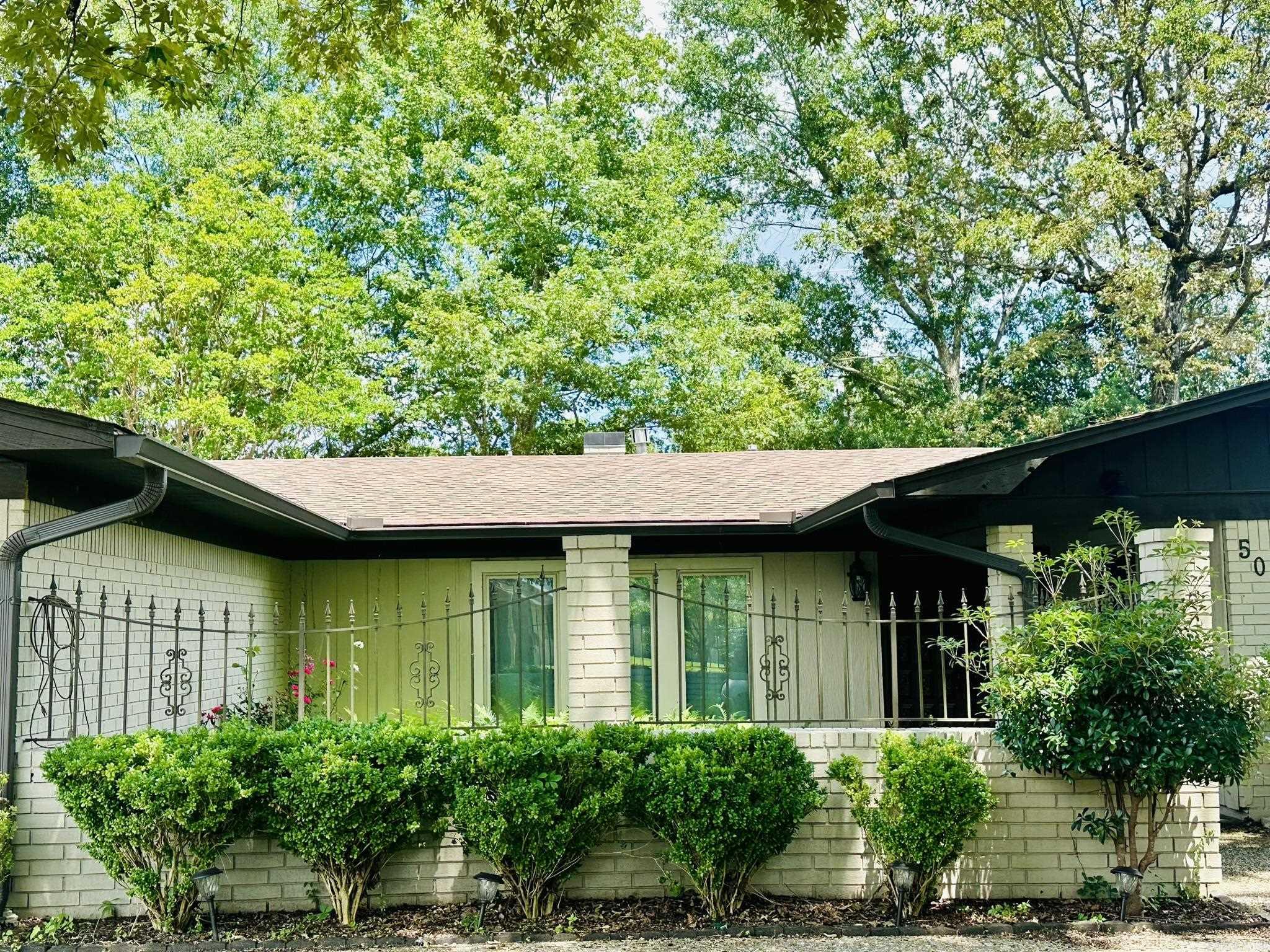 BEVERLY PLACE - Residential