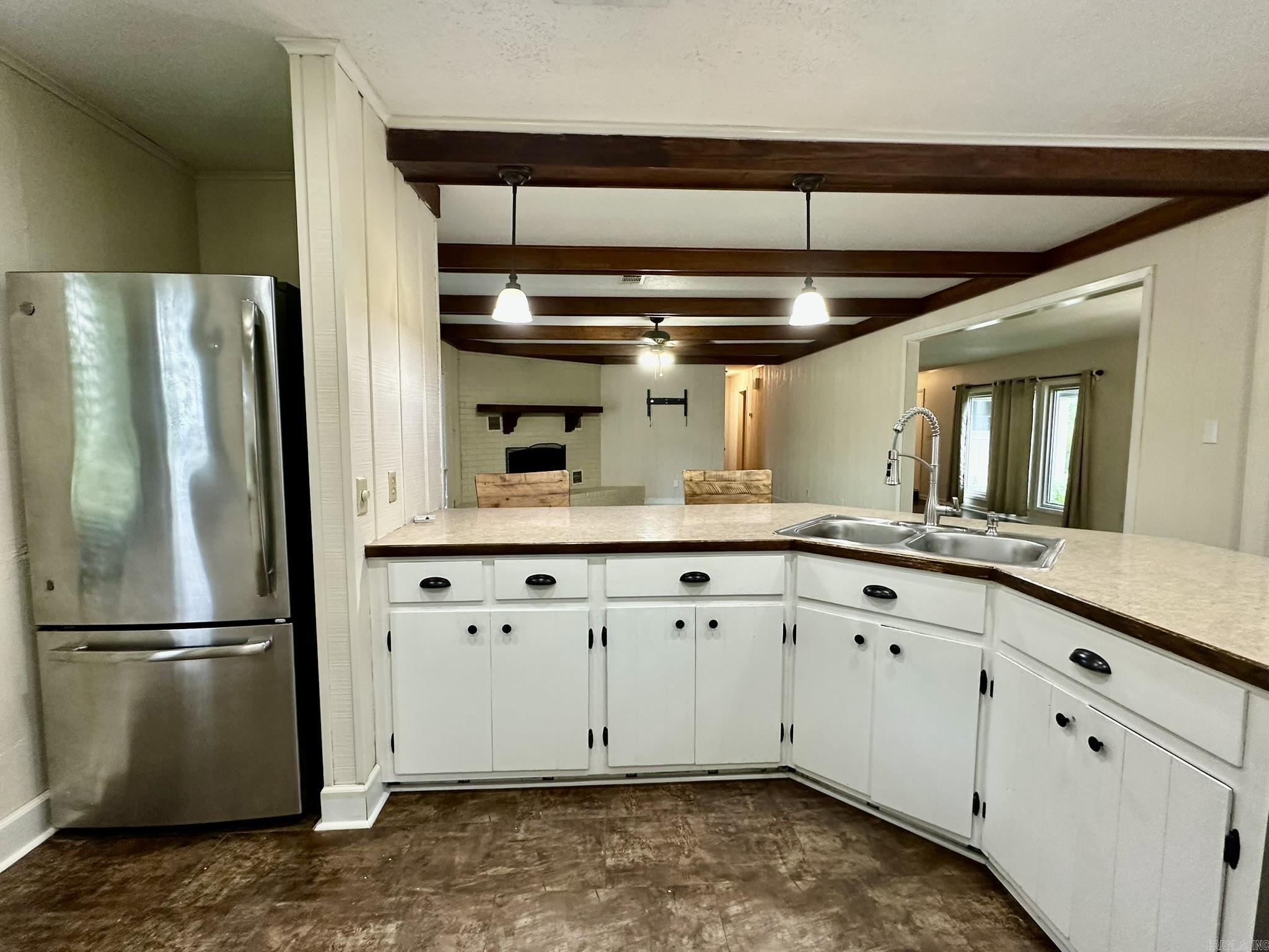 BEVERLY PLACE - Residential