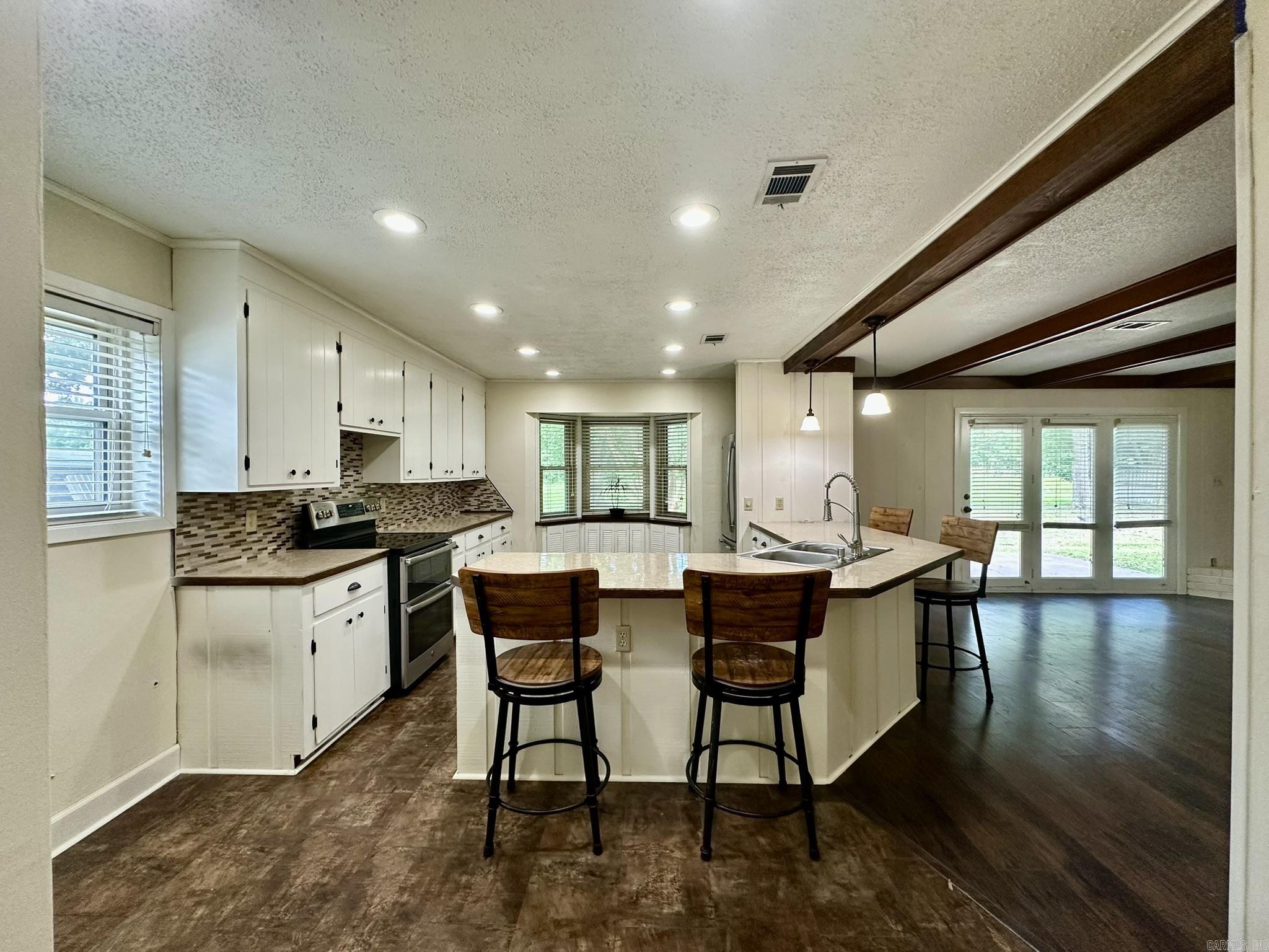 BEVERLY PLACE - Residential