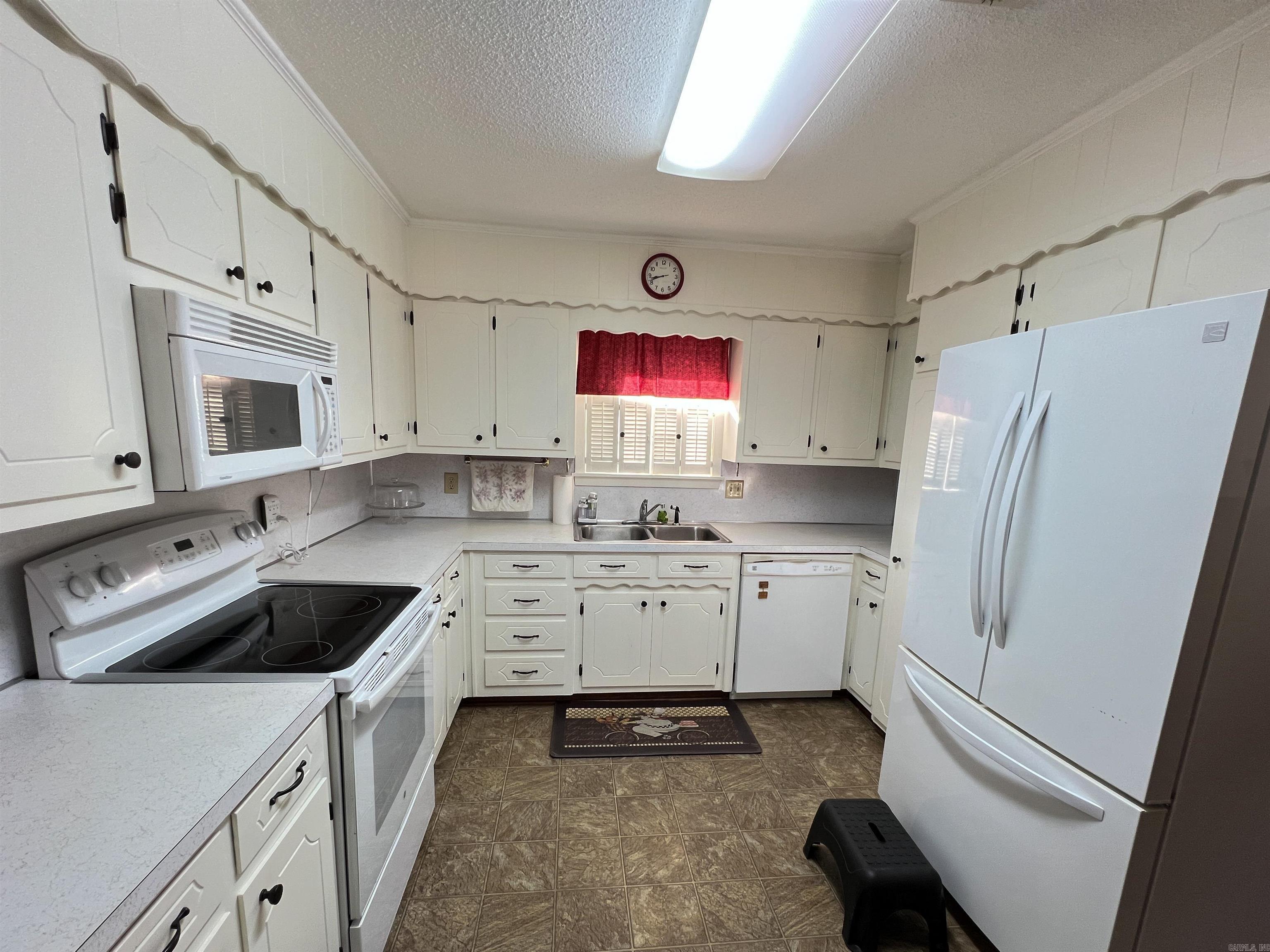 LEEWOOD ADDN - Residential