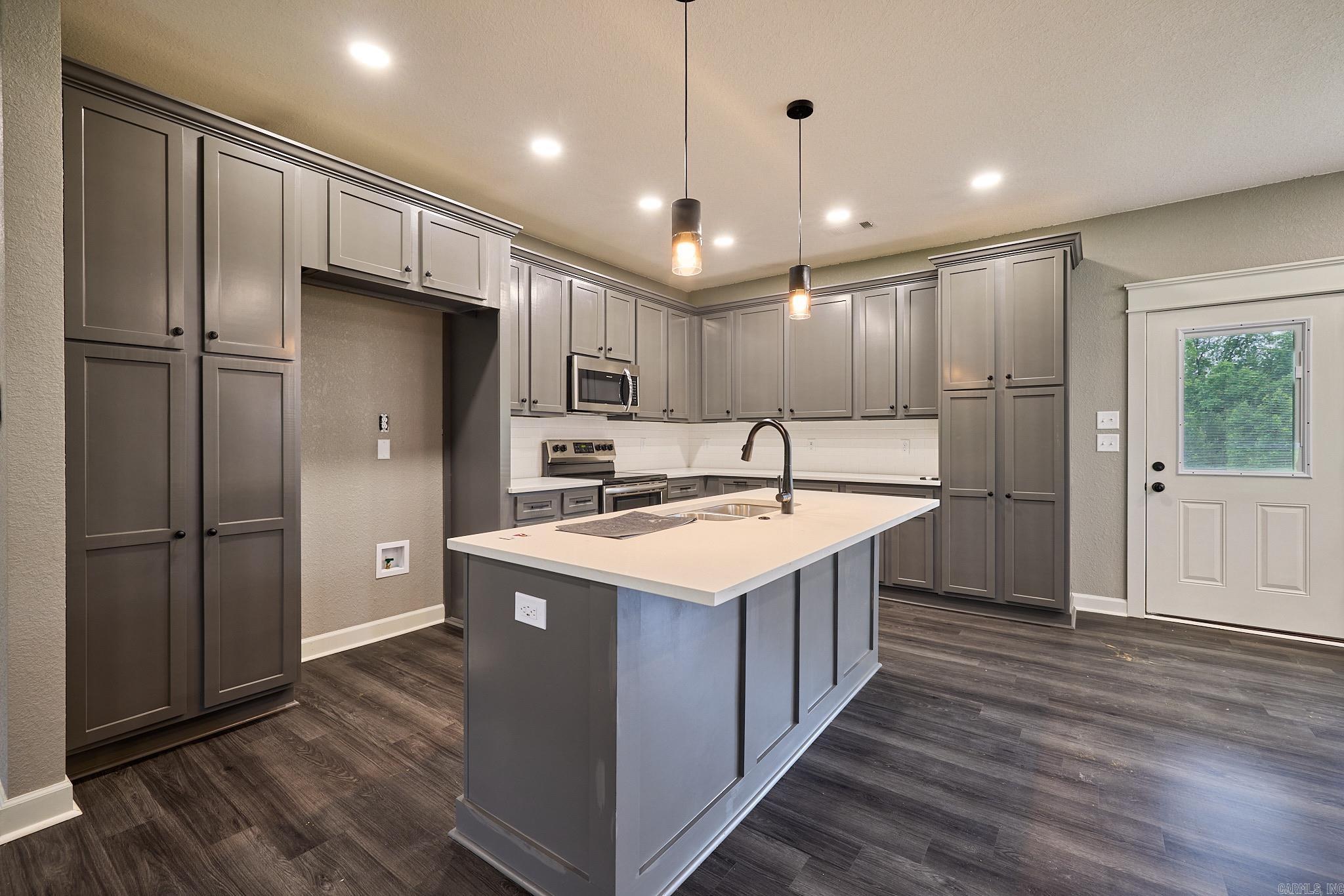 LYDIA'S PLACE - Residential