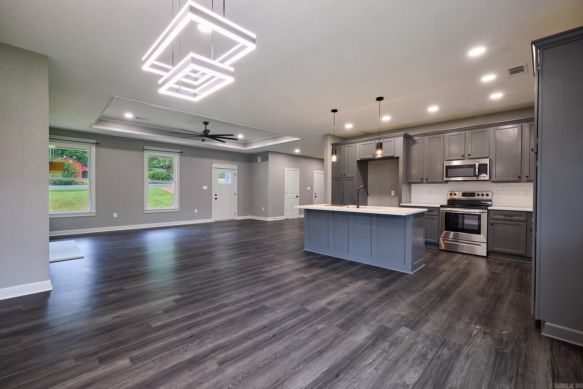 LYDIA'S PLACE - Residential
