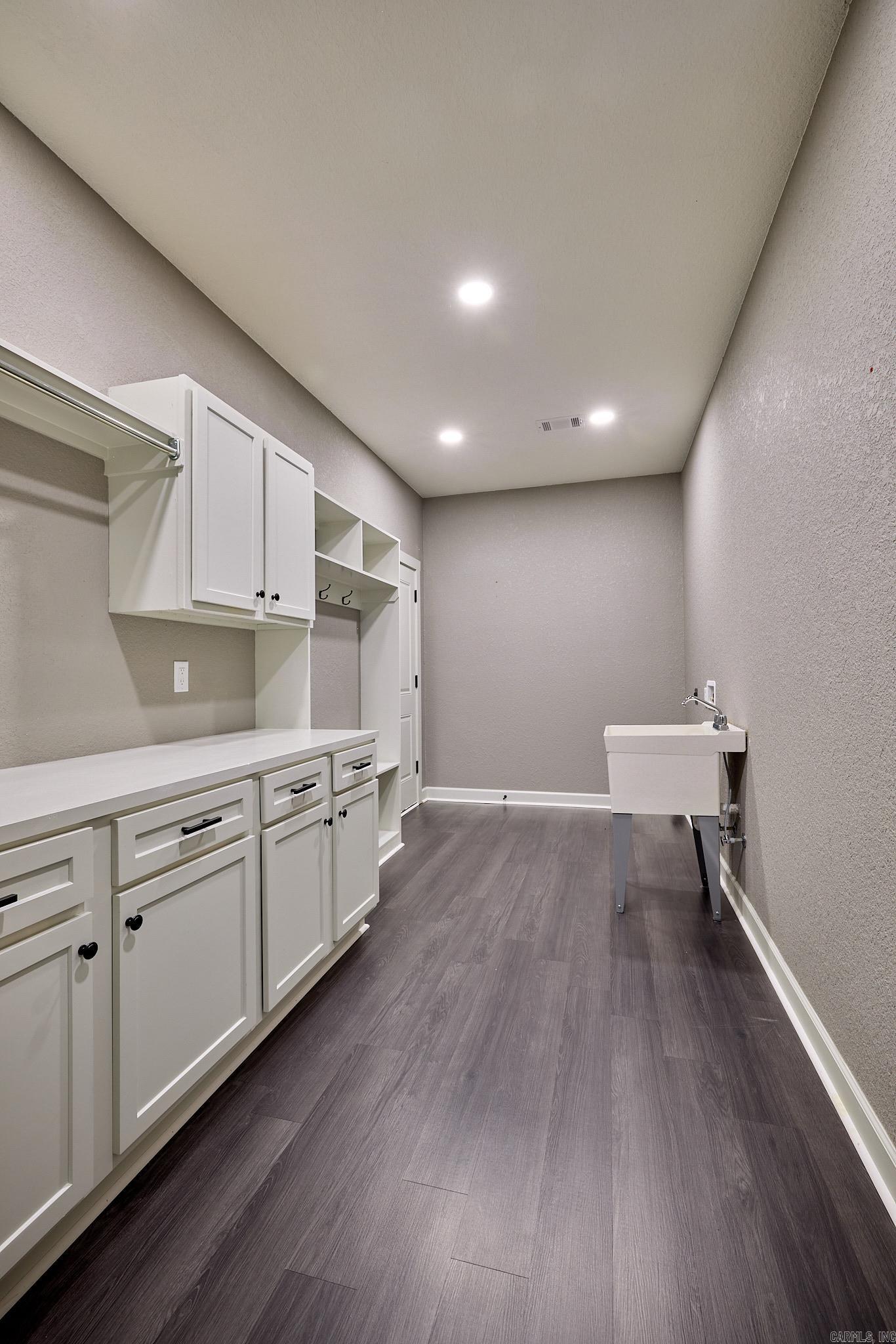 LYDIA'S PLACE - Residential