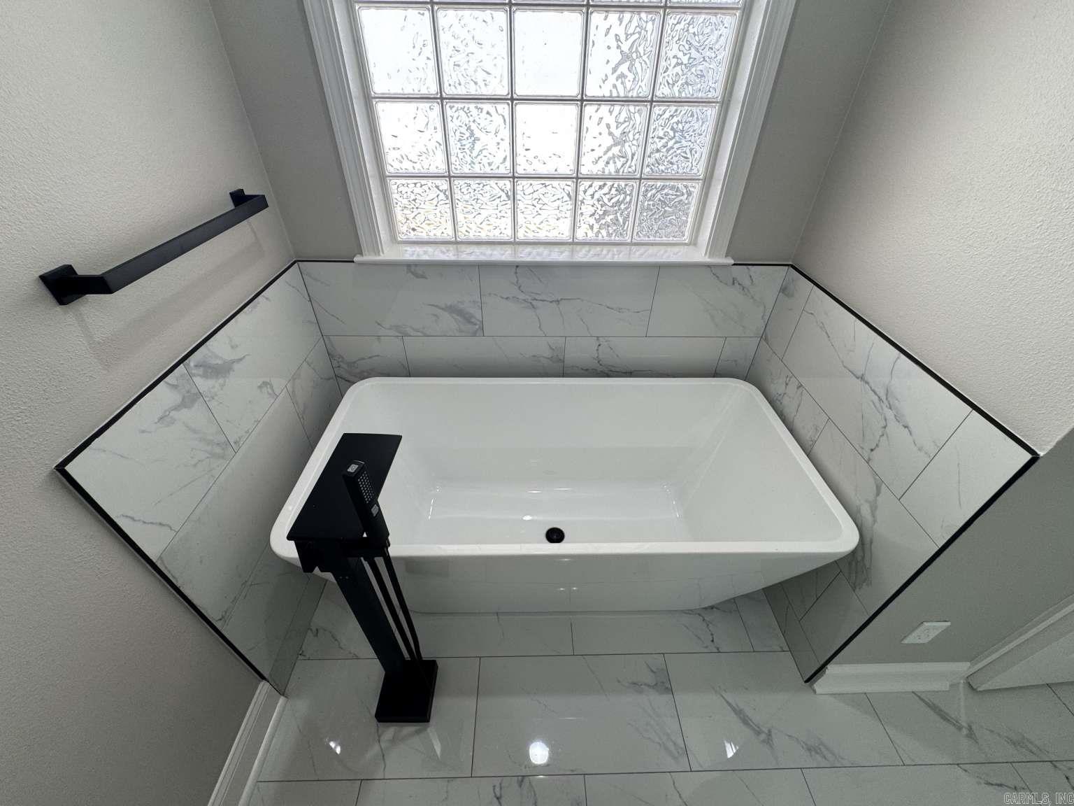 GIBRALTER HGTS - Residential