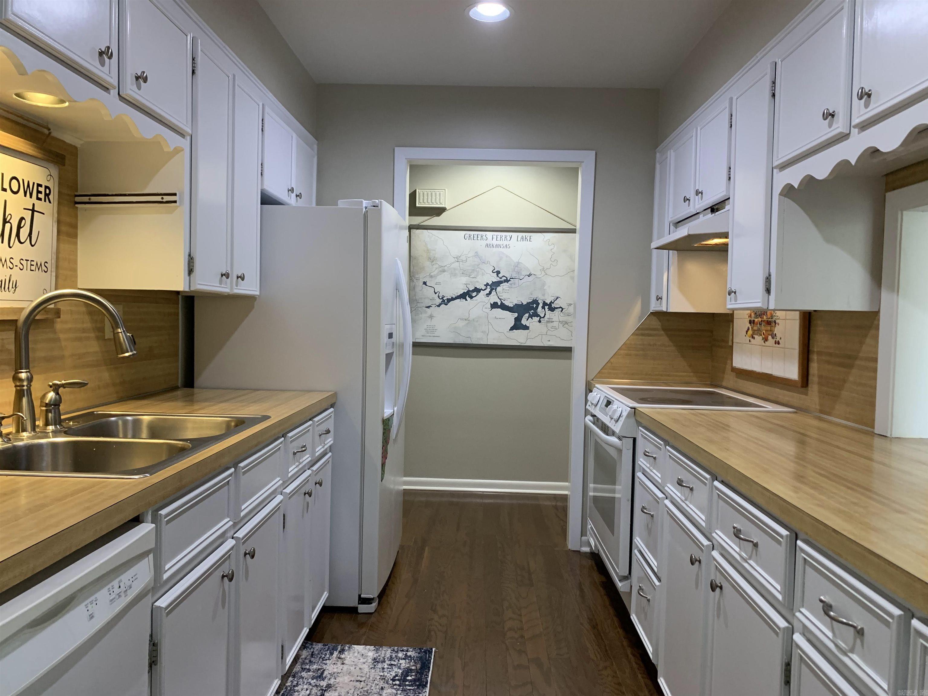 Eden Isle-Country Club - Residential