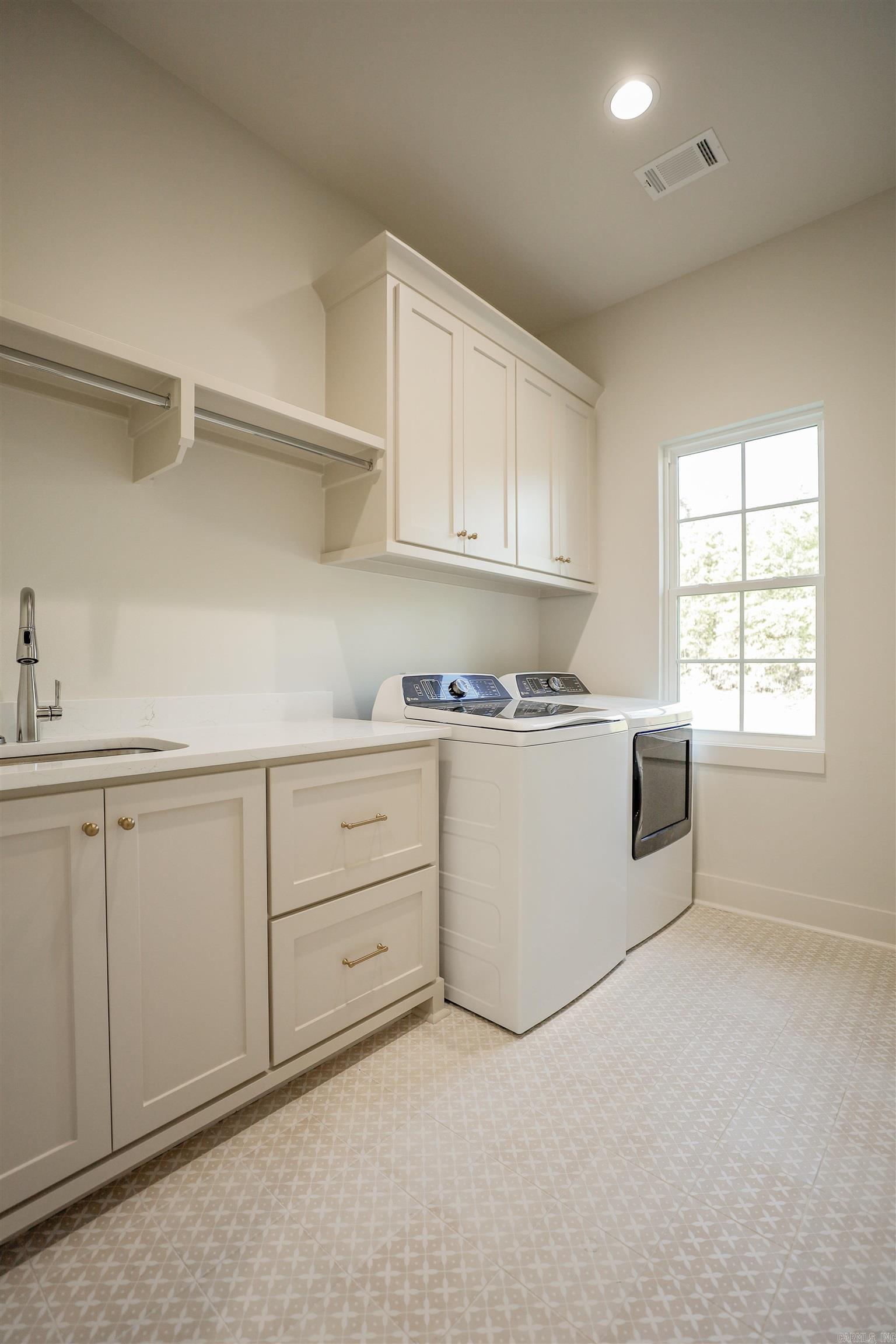 WATERVIEW ESTATES - Residential