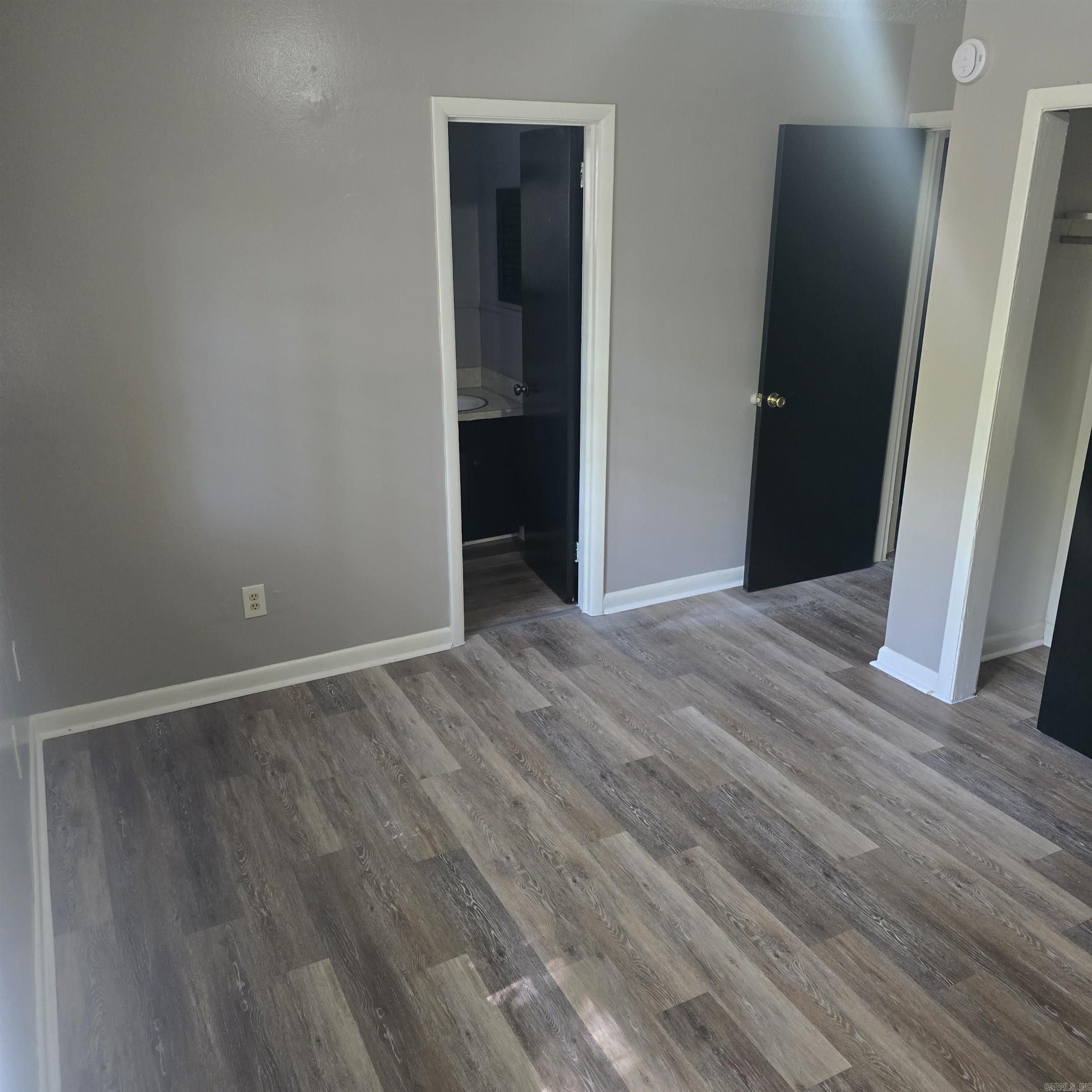 COLONIAL COVE - Residential
