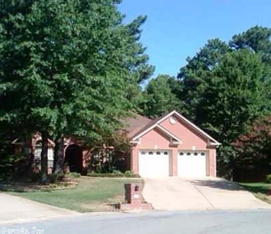 525 Sq Ft screened porch, 1/2 acre wooded lot, split plan, office, brick shop (18X15) Drive through gate.