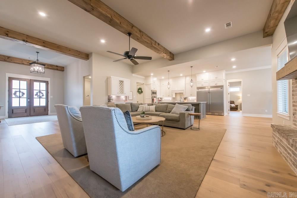 CHENAL VALLEY "ENSBURY PLACE" - Residential