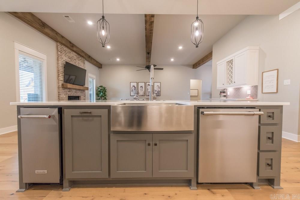 CHENAL VALLEY "ENSBURY PLACE" - Residential
