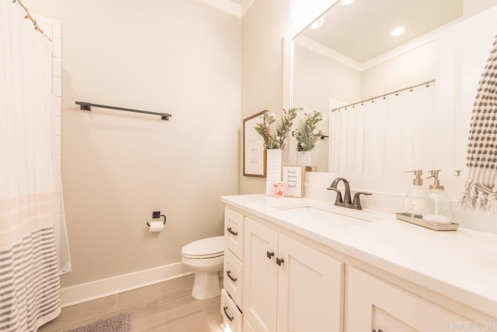 CHENAL VALLEY "ENSBURY PLACE" - Residential