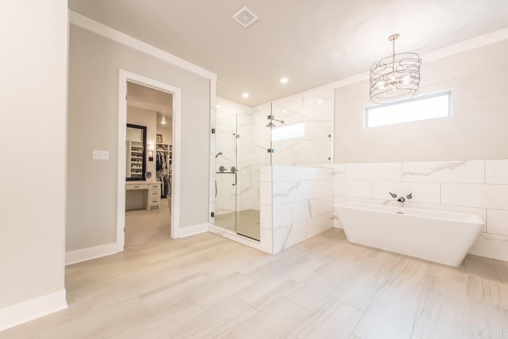 CHENAL VALLEY "ENSBURY PLACE" - Residential