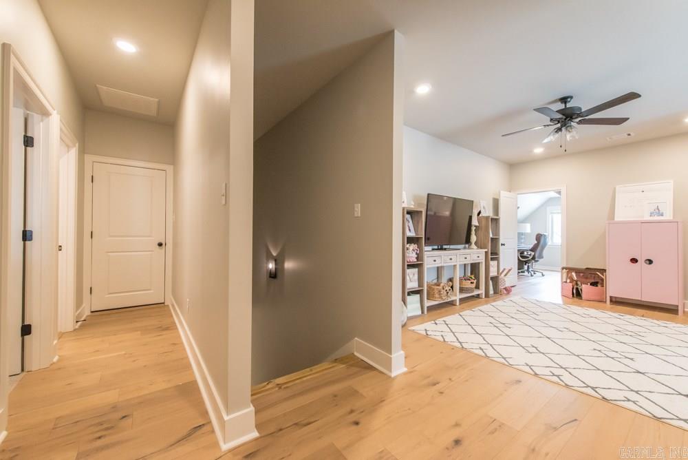 CHENAL VALLEY "ENSBURY PLACE" - Residential