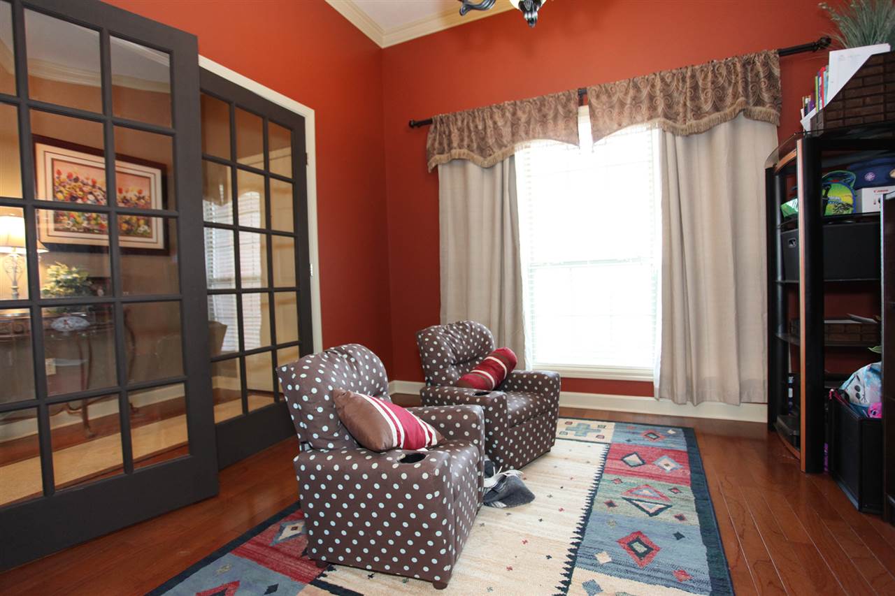 Club Creek - Residential