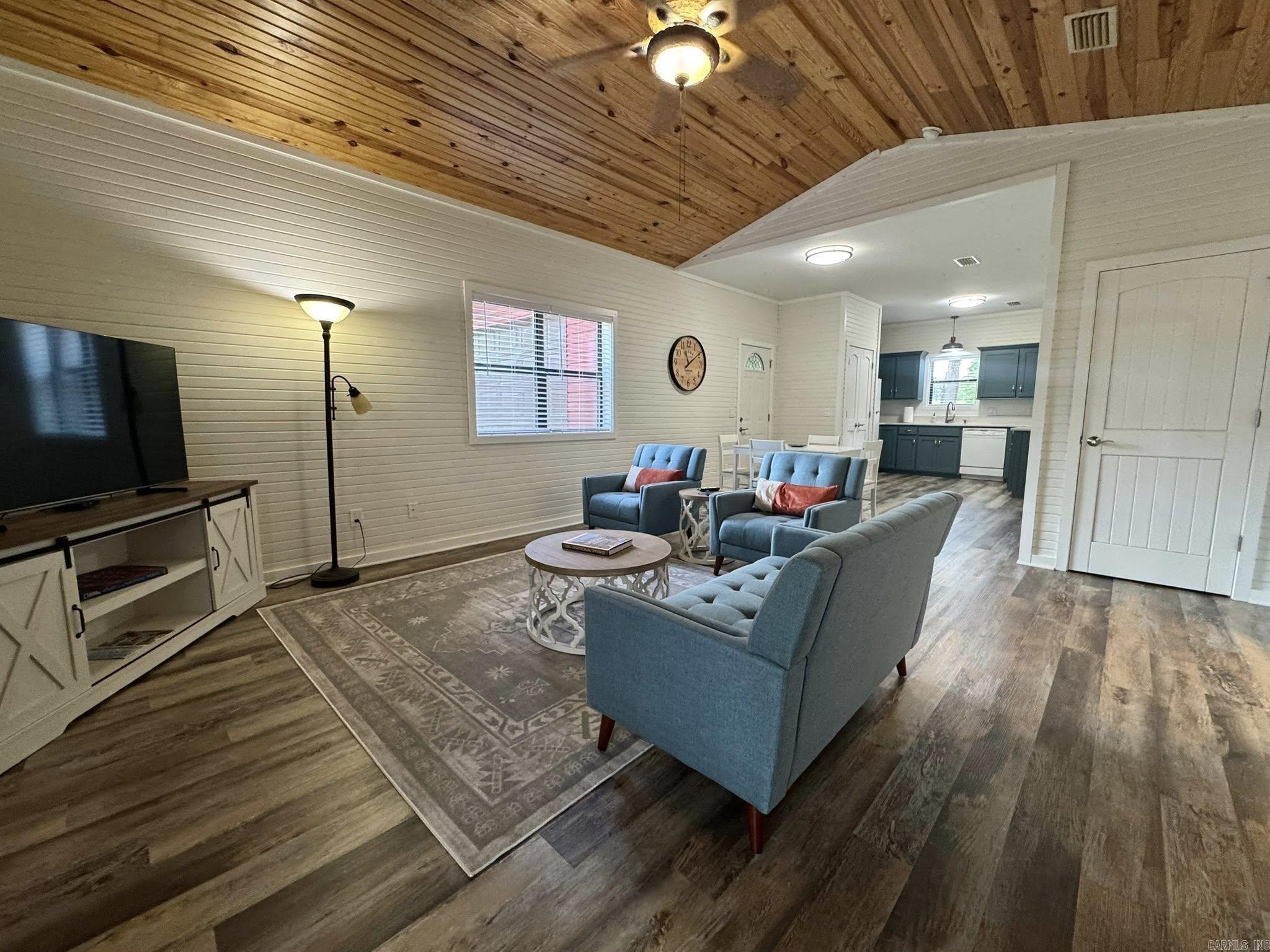 PEBBLE CREEK - Residential