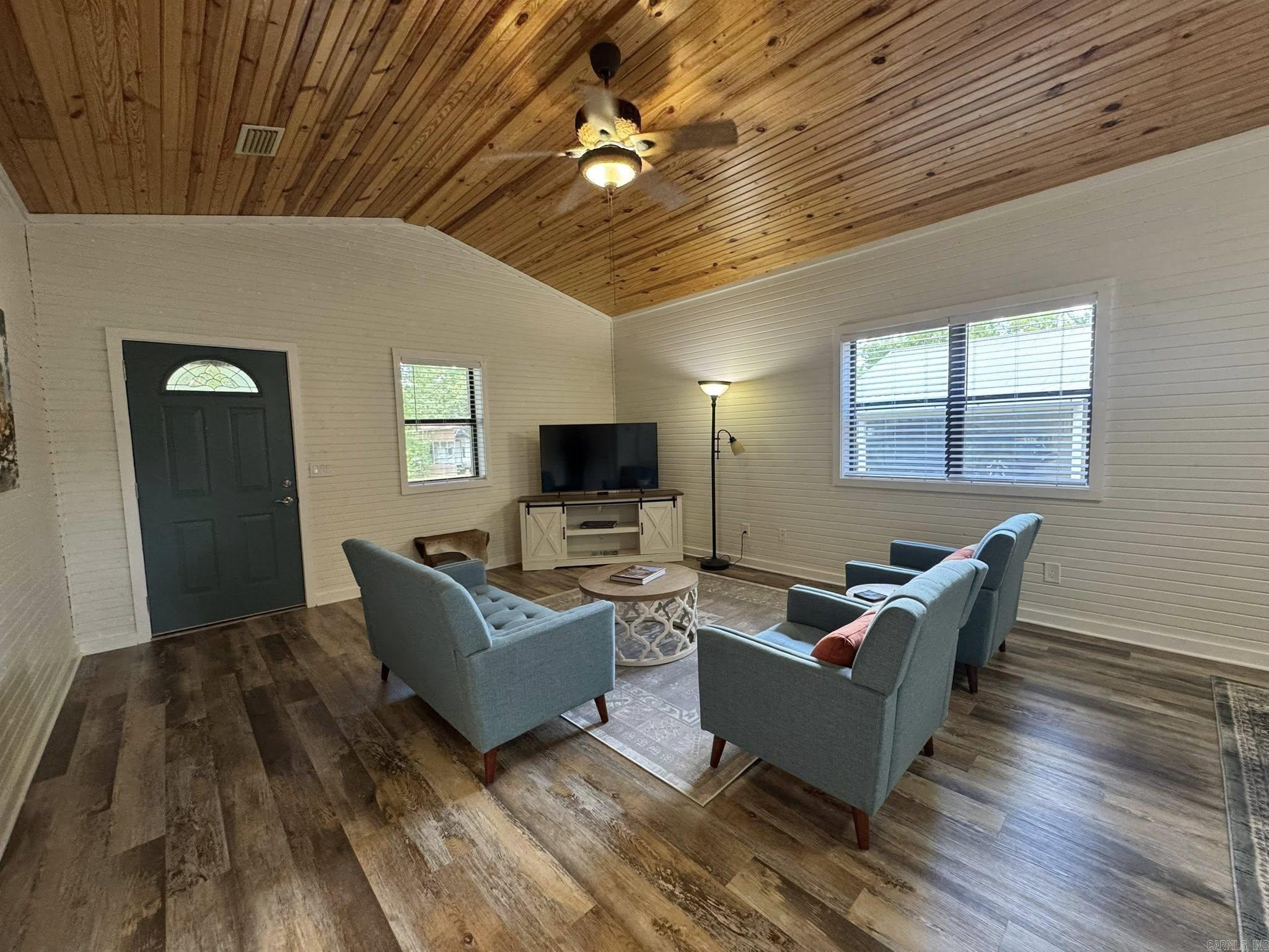 PEBBLE CREEK - Residential