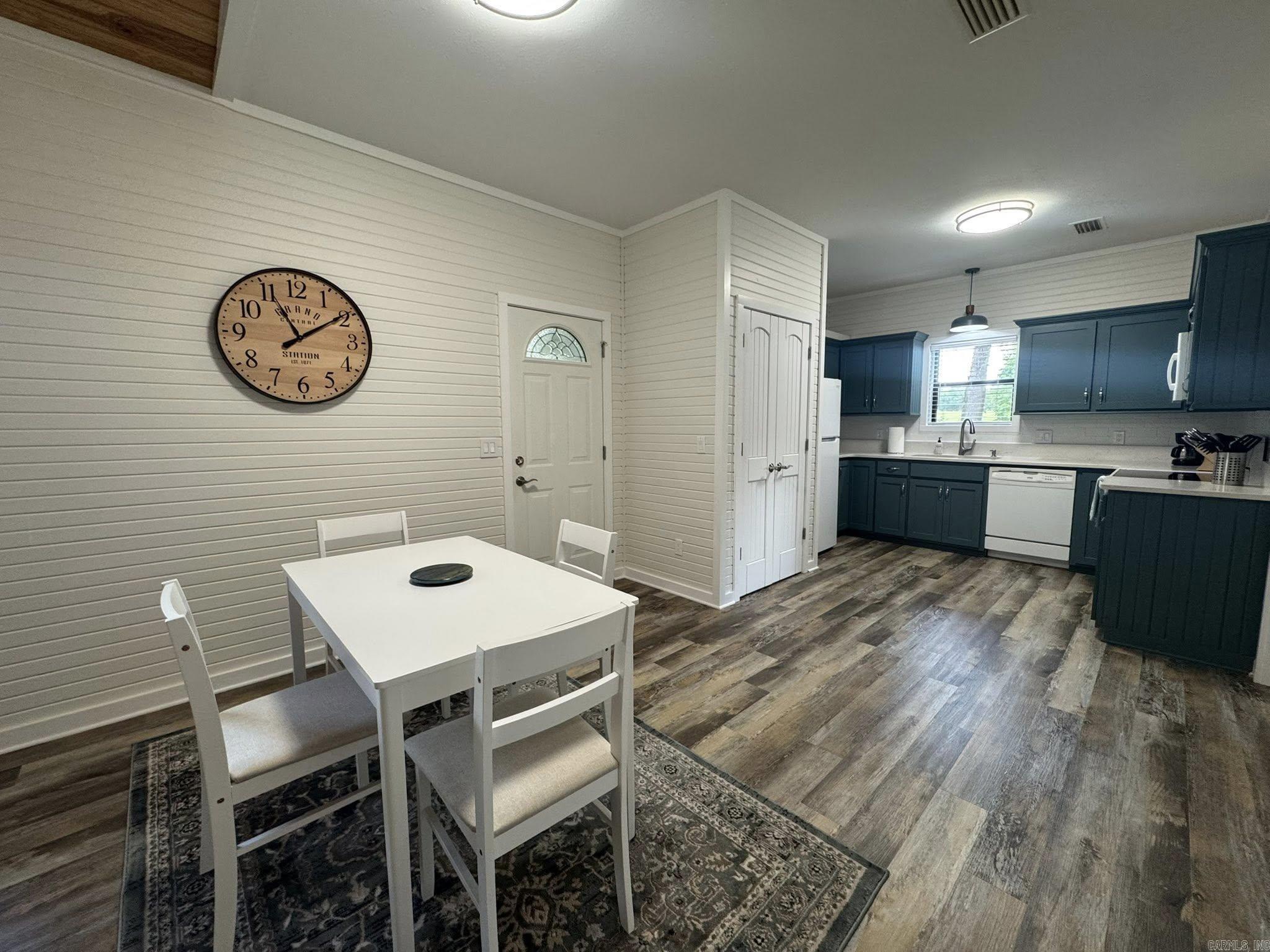 PEBBLE CREEK - Residential