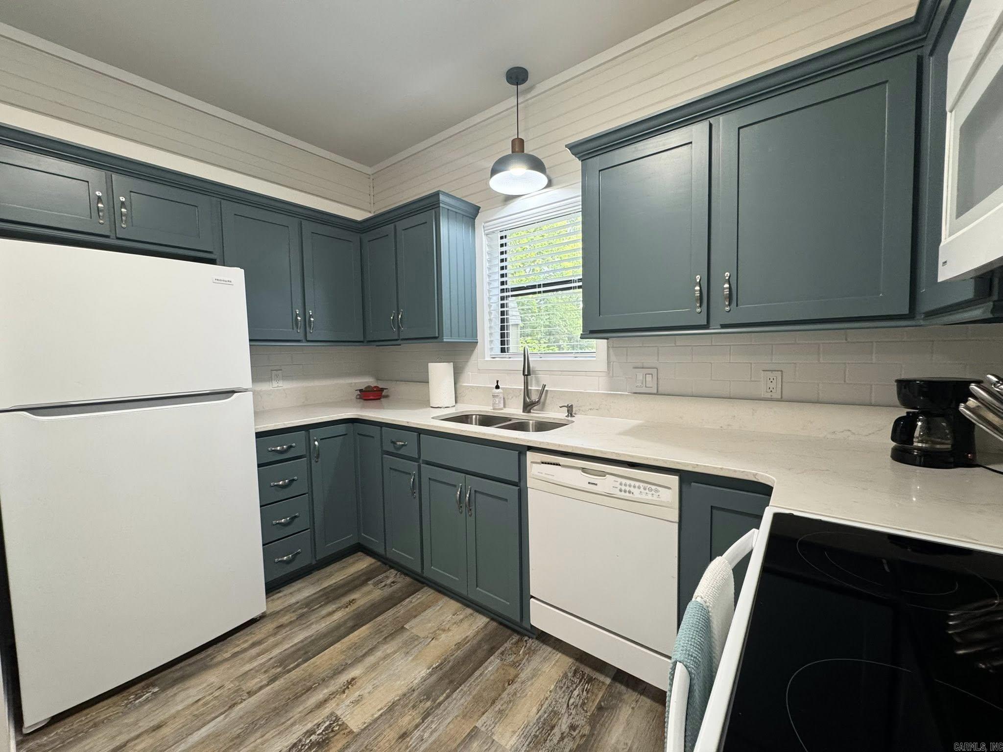 PEBBLE CREEK - Residential