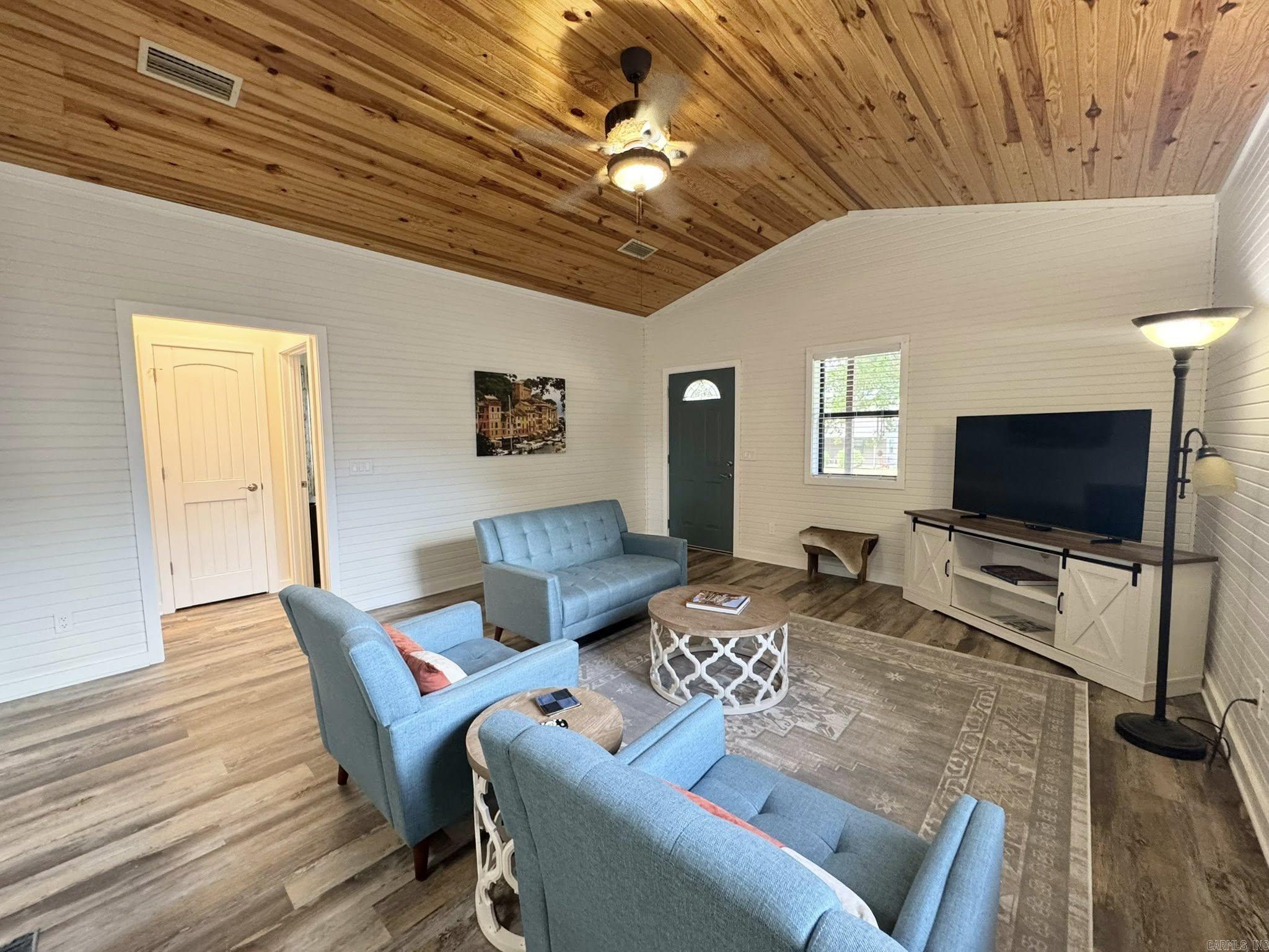 PEBBLE CREEK - Residential