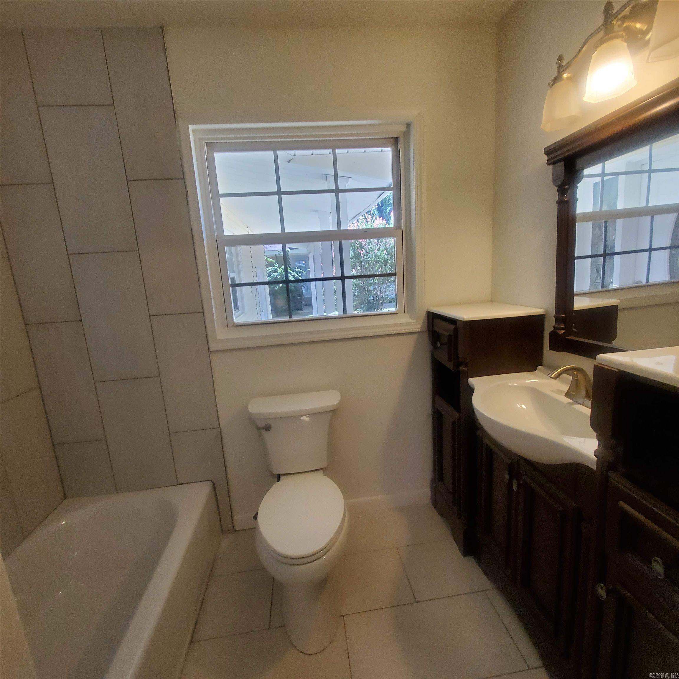 COLLINS - Residential