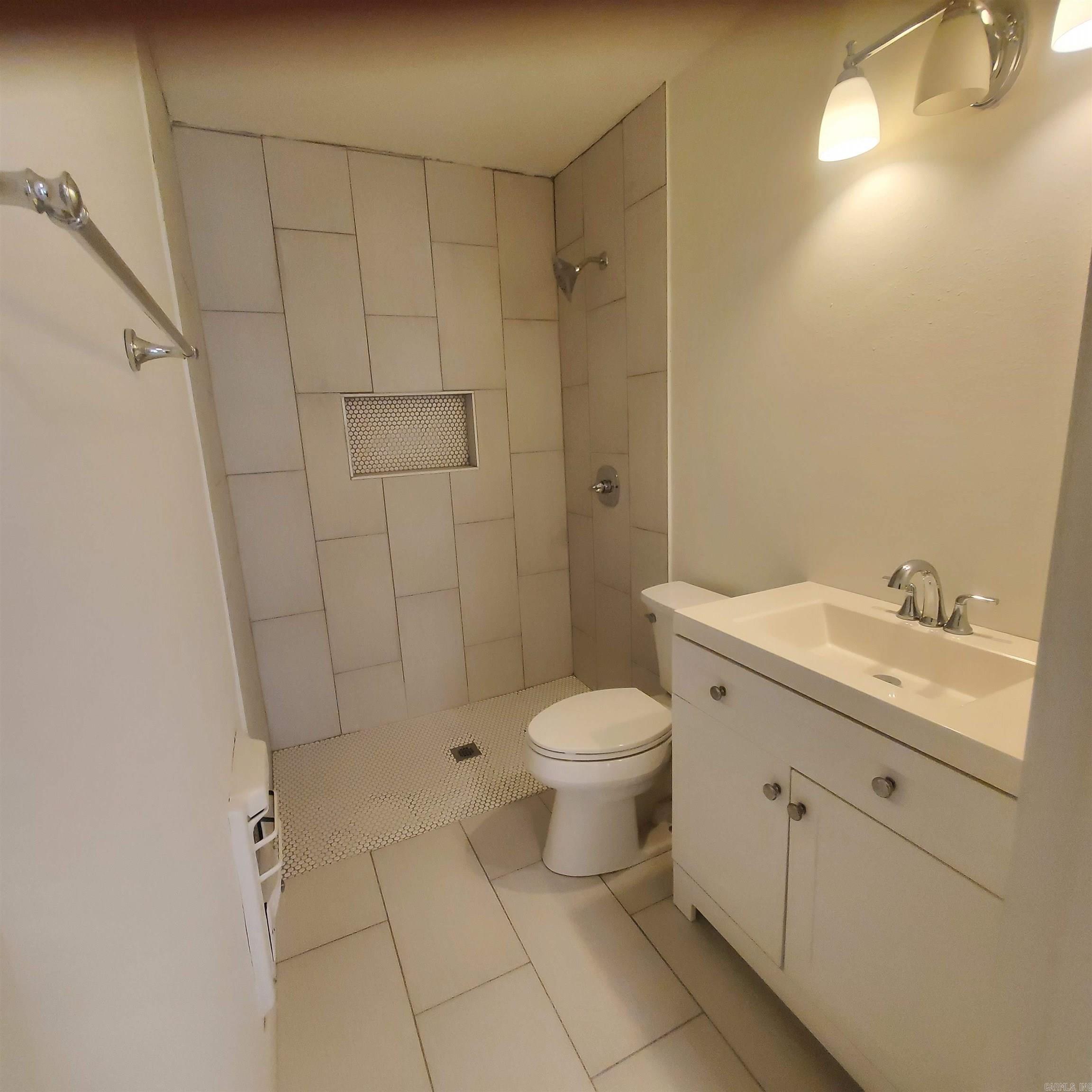 COLLINS - Residential