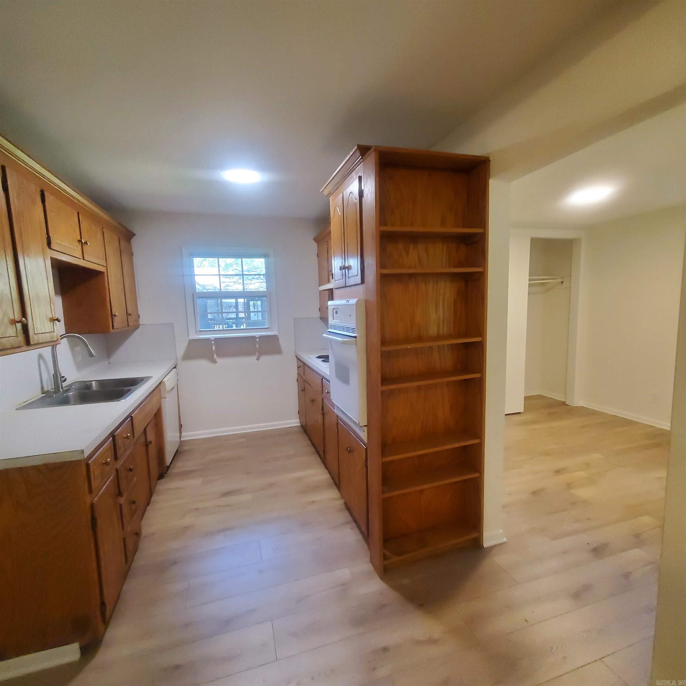 COLLINS - Residential