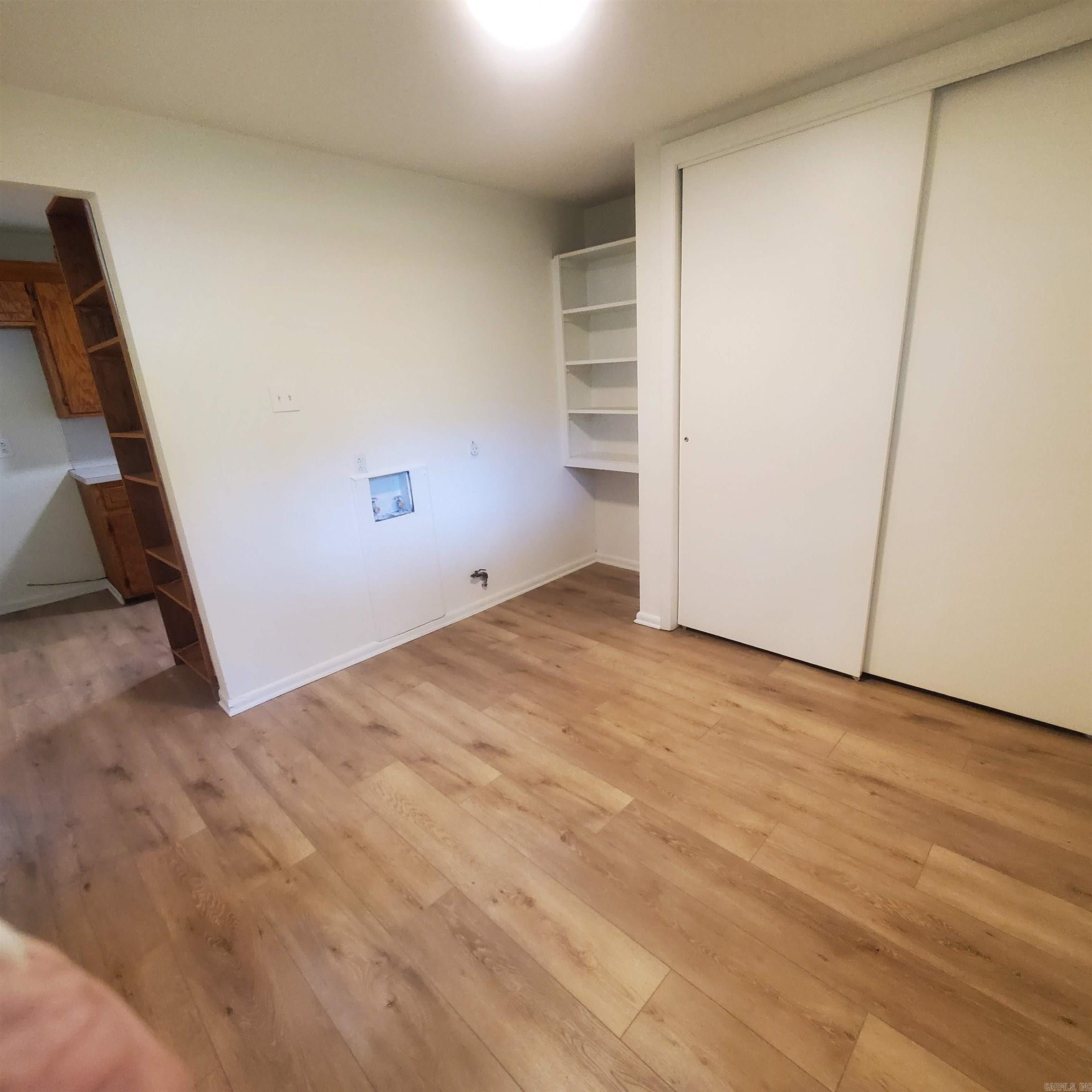 COLLINS - Residential