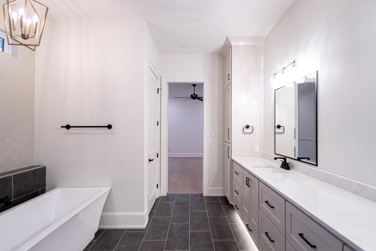 BEAR DEN ESTATES - Residential