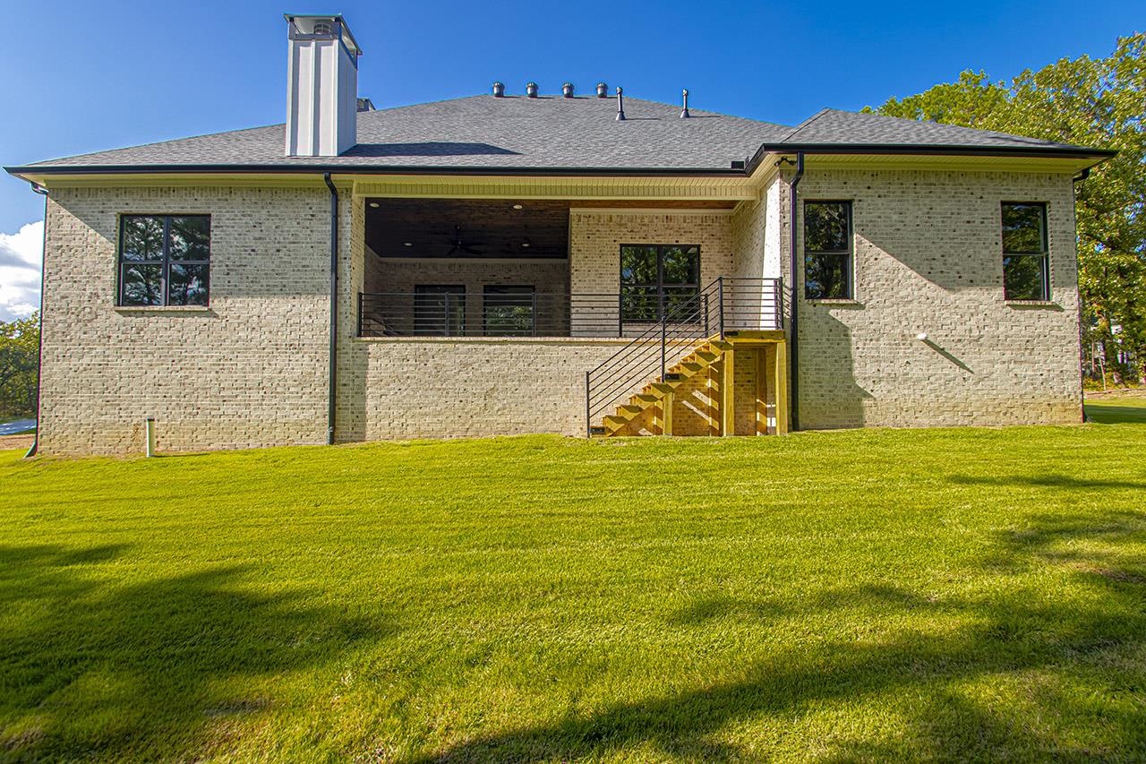 BEAR DEN ESTATES - Residential