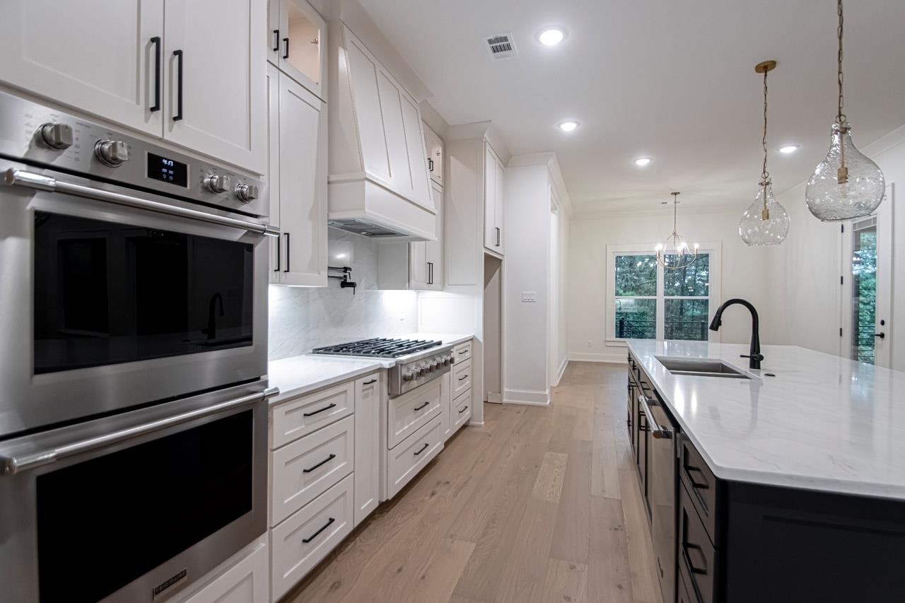 BEAR DEN ESTATES - Residential