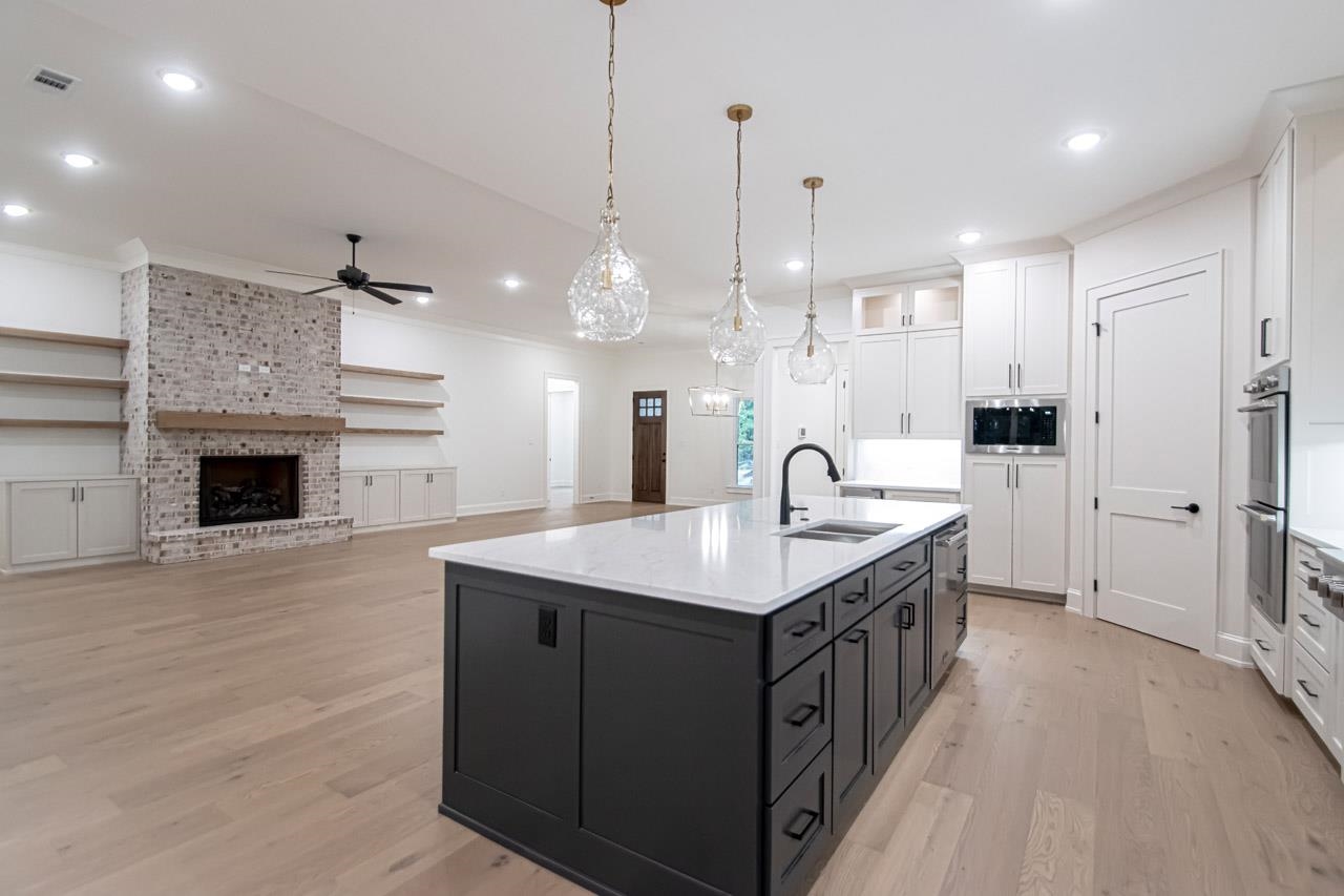 BEAR DEN ESTATES - Residential