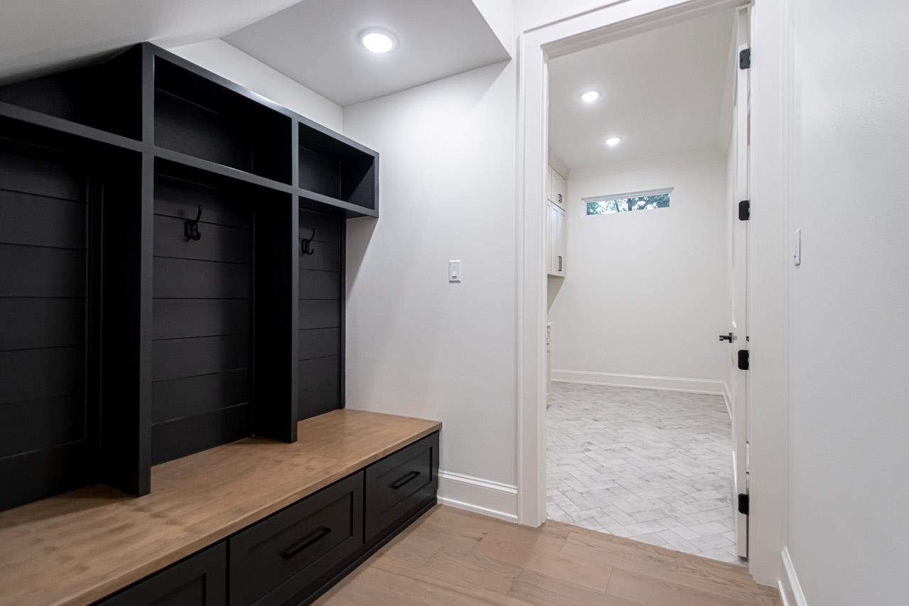 BEAR DEN ESTATES - Residential