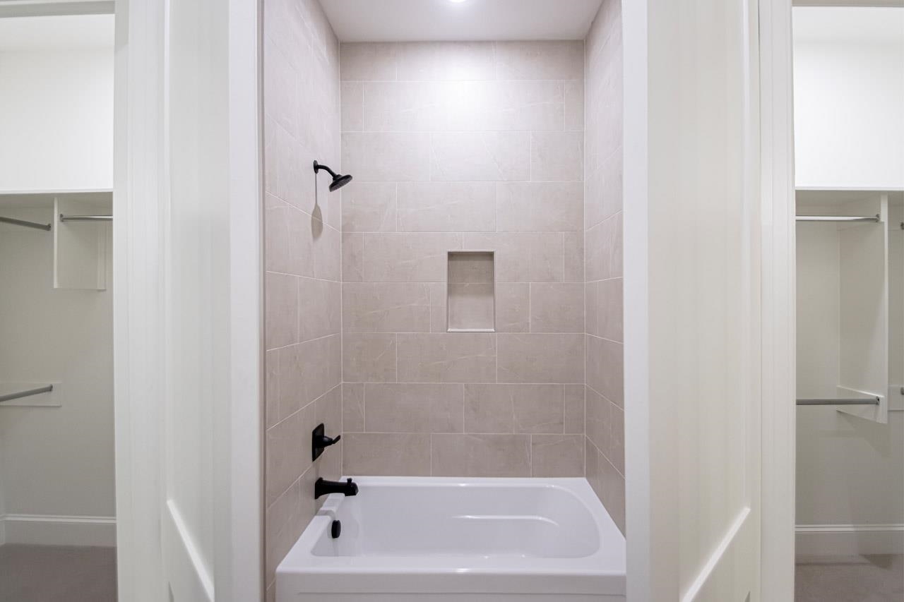 BEAR DEN ESTATES - Residential