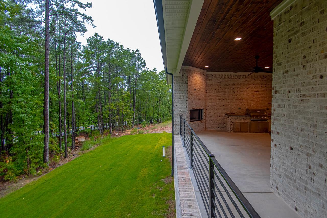 BEAR DEN ESTATES - Residential