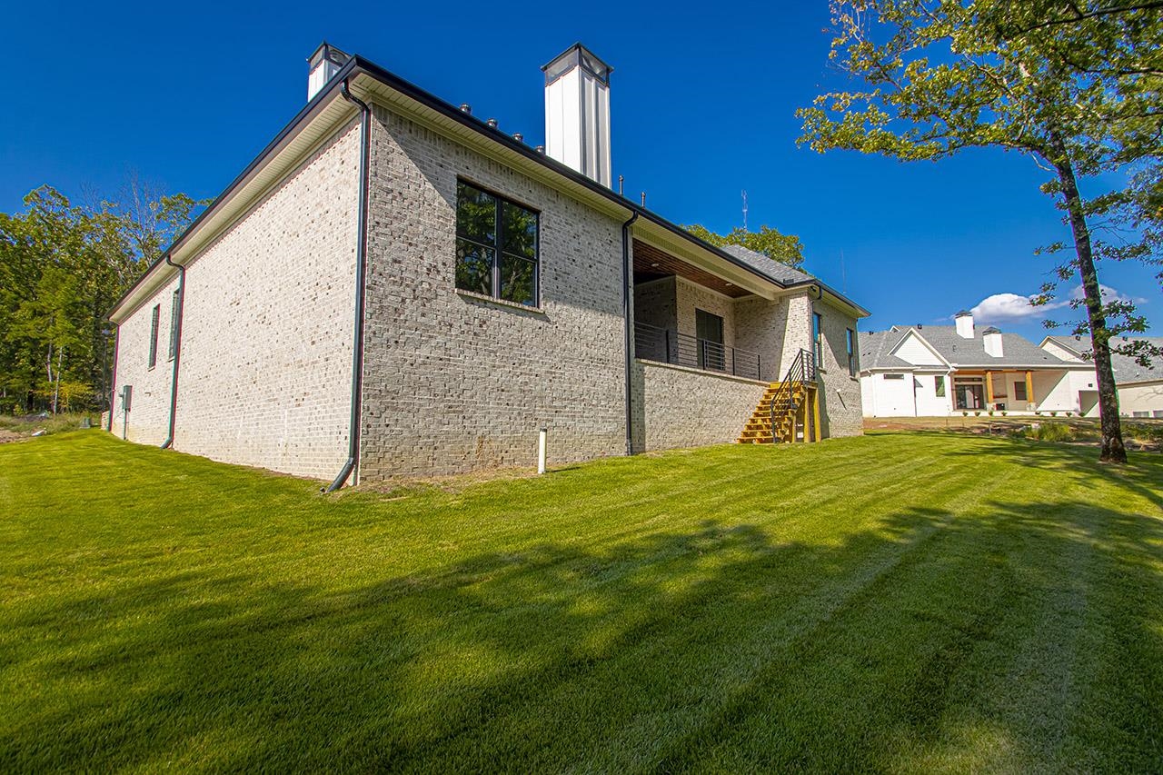 BEAR DEN ESTATES - Residential