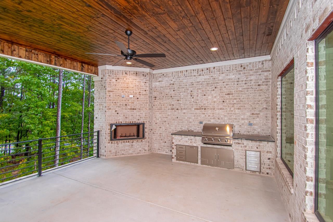 BEAR DEN ESTATES - Residential