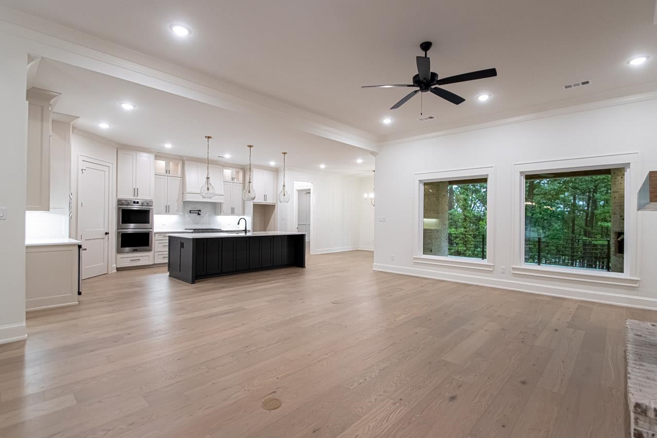 BEAR DEN ESTATES - Residential