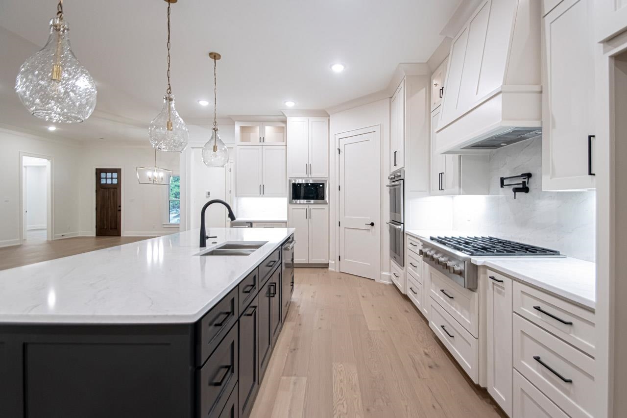 BEAR DEN ESTATES - Residential