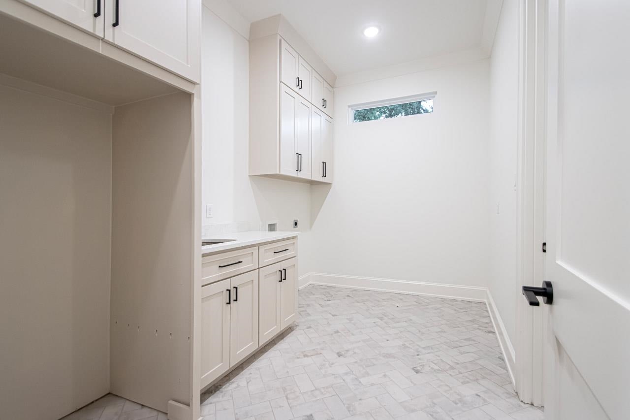 BEAR DEN ESTATES - Residential