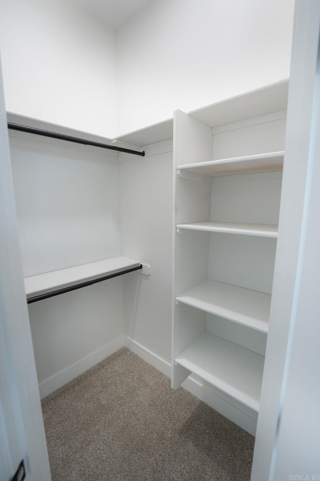 RANCH ESTATE - Residential