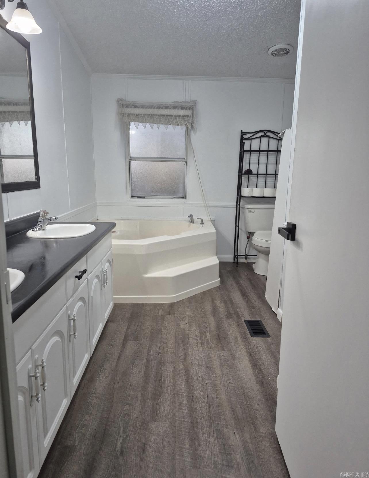 SHIRLEY - Residential