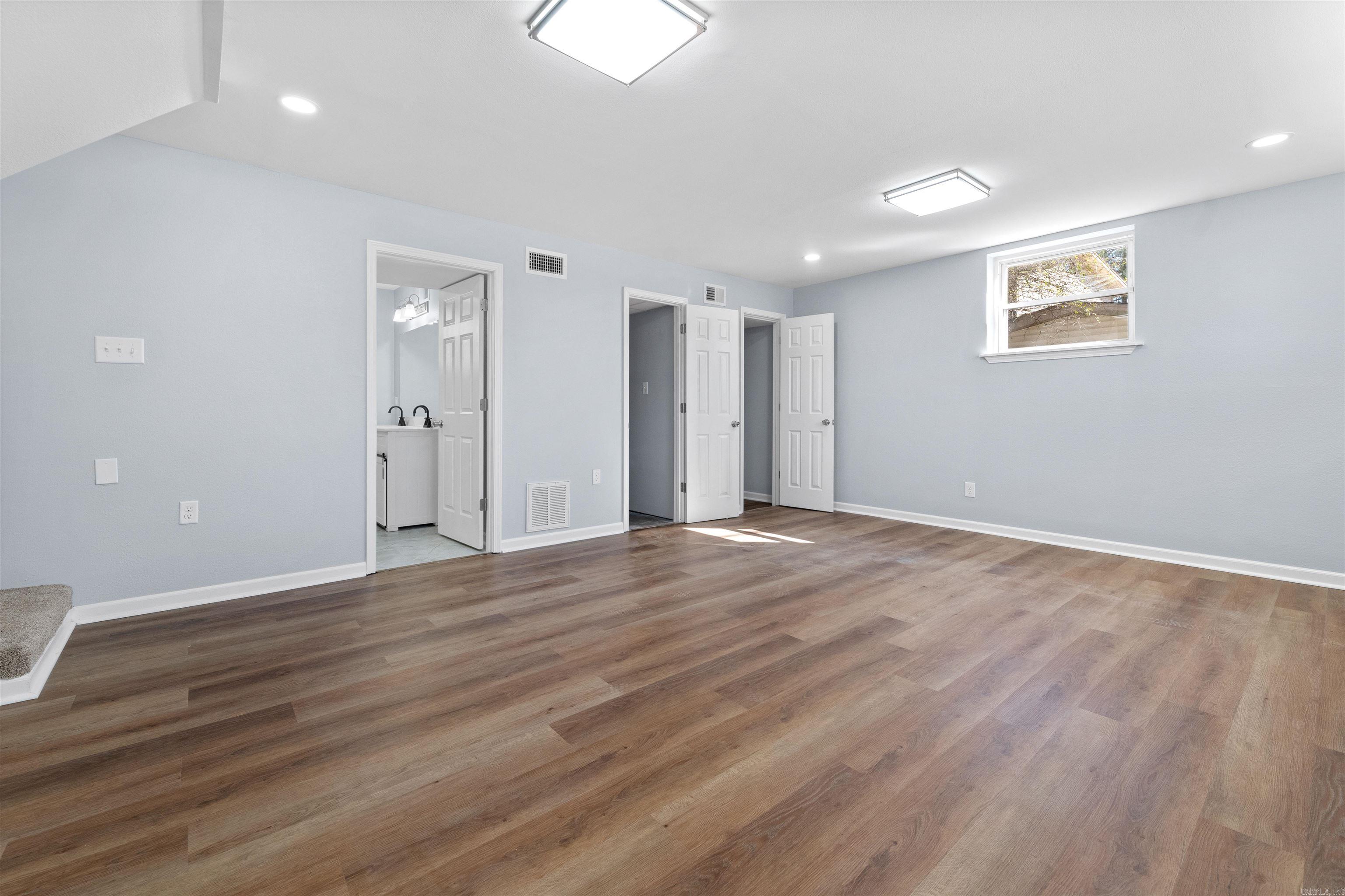 BROOKFIELD - Residential