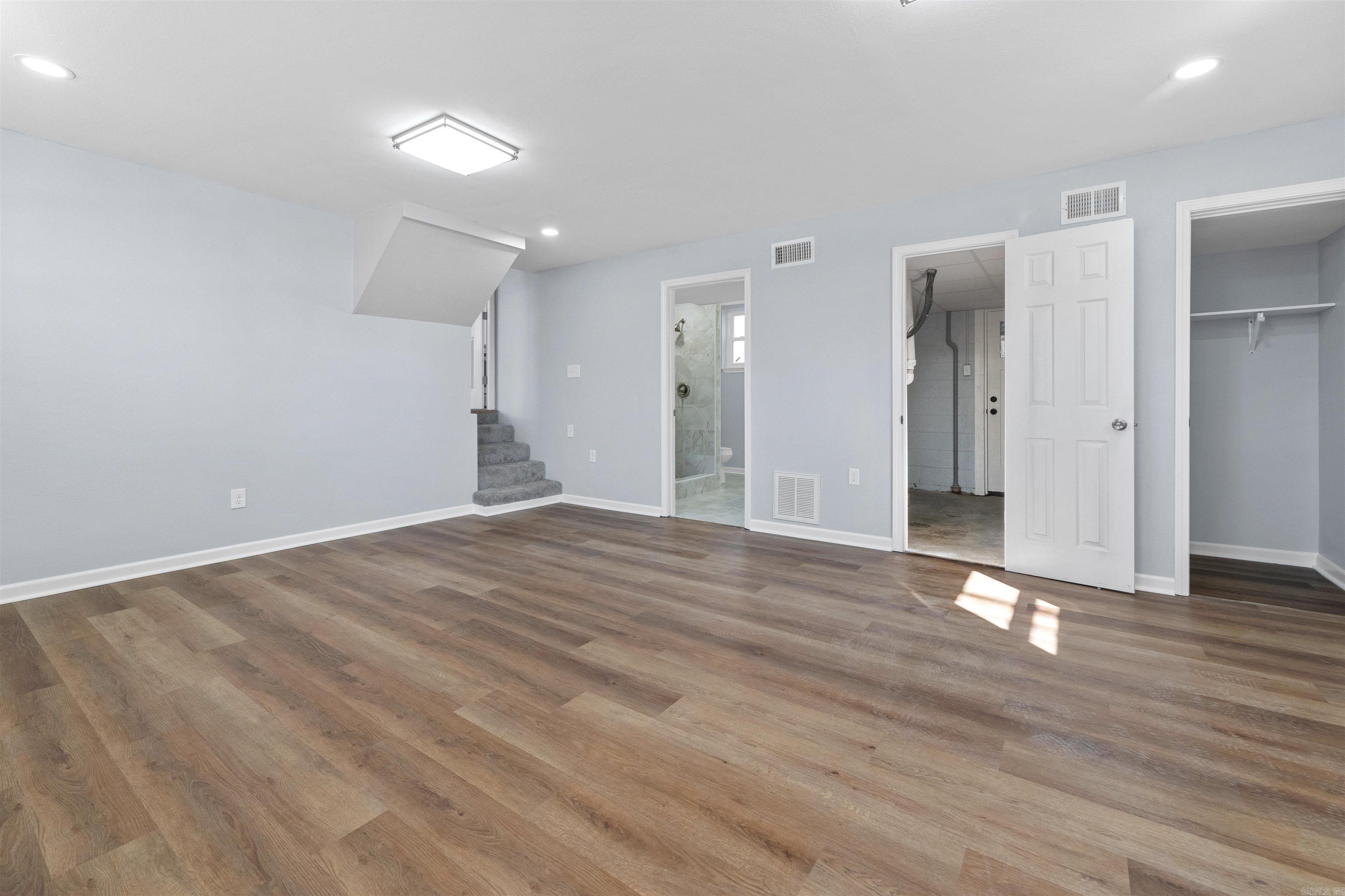 BROOKFIELD - Residential