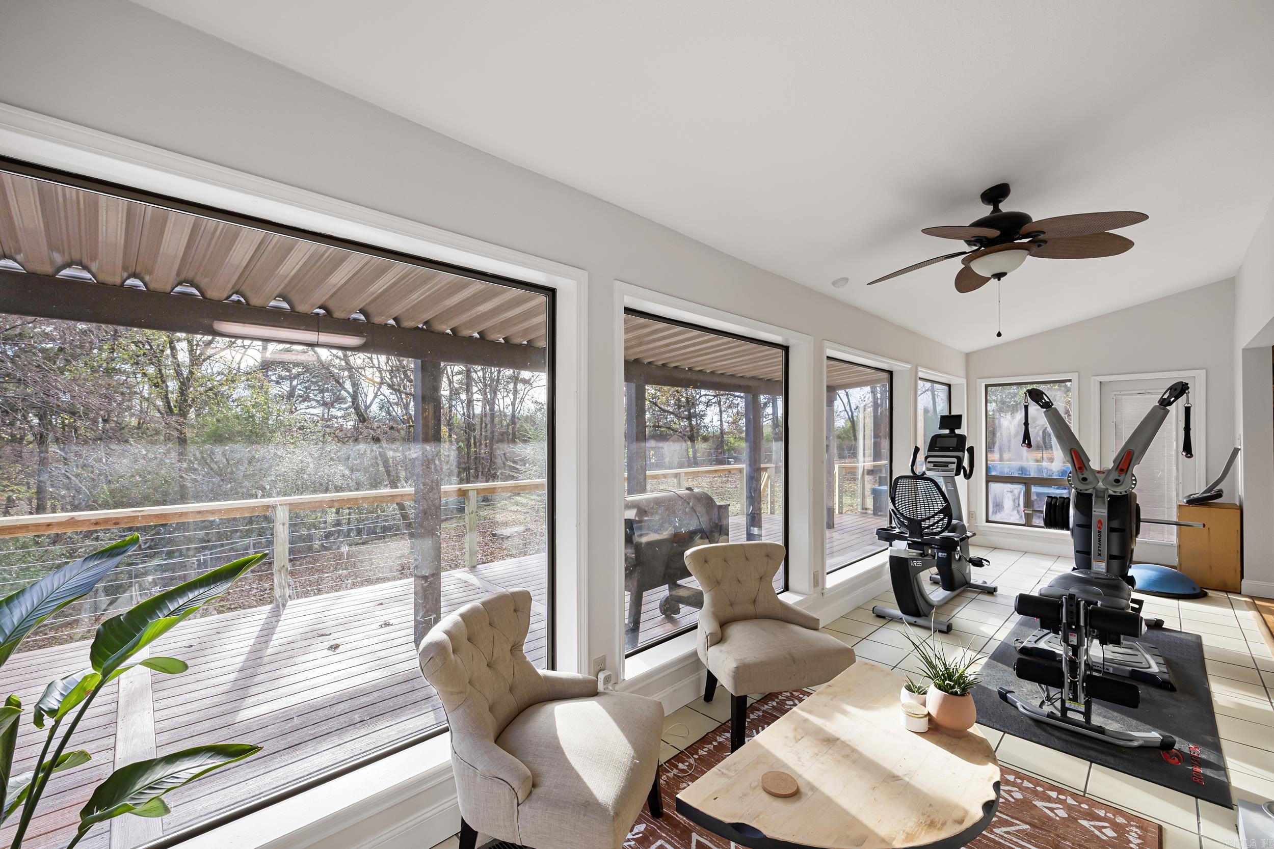 LANDS END - Residential